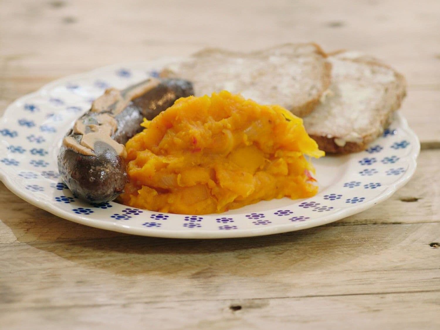 Zwarte pens met pompoenchutney