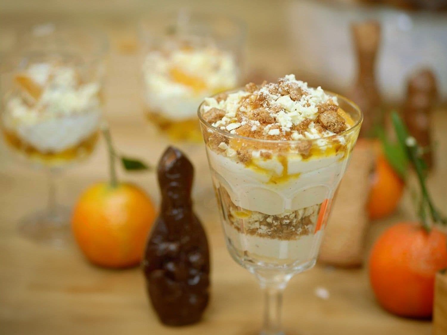 Yoghurtmousse met clementines, speculaas en chocolade