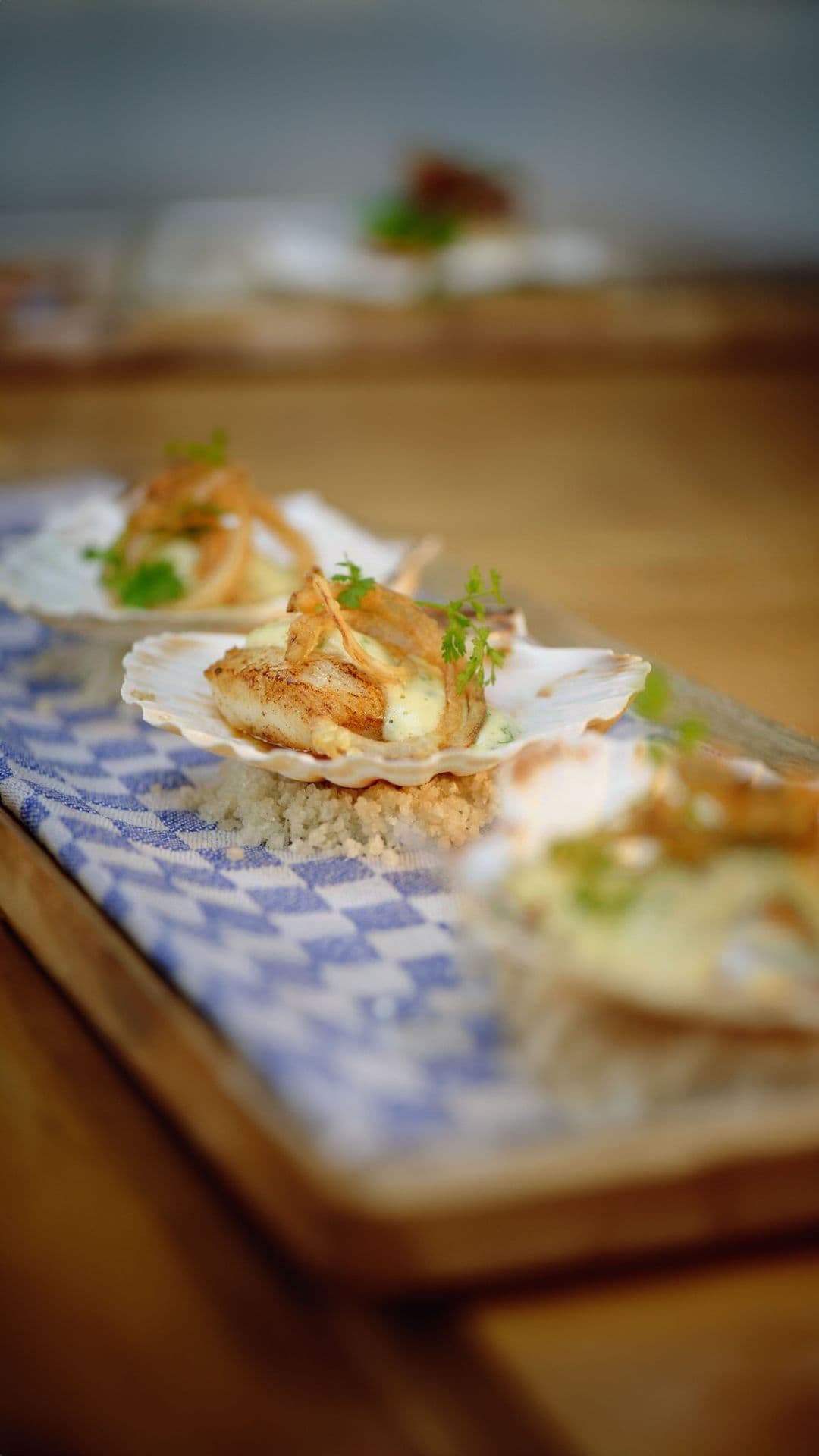 Sint-Jakobsschelpen met tomatencompote en bearnaise