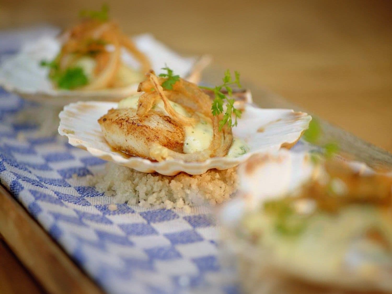 Sint-Jakobsschelpen met tomatencompote en bearnaise