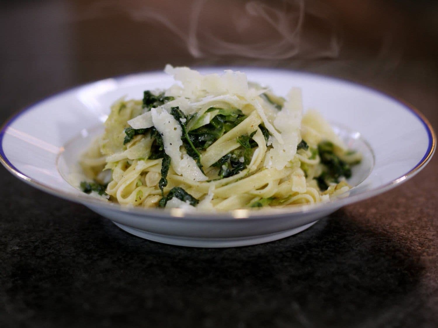 Tagliatelle met savooi, witte bonen en pecorino