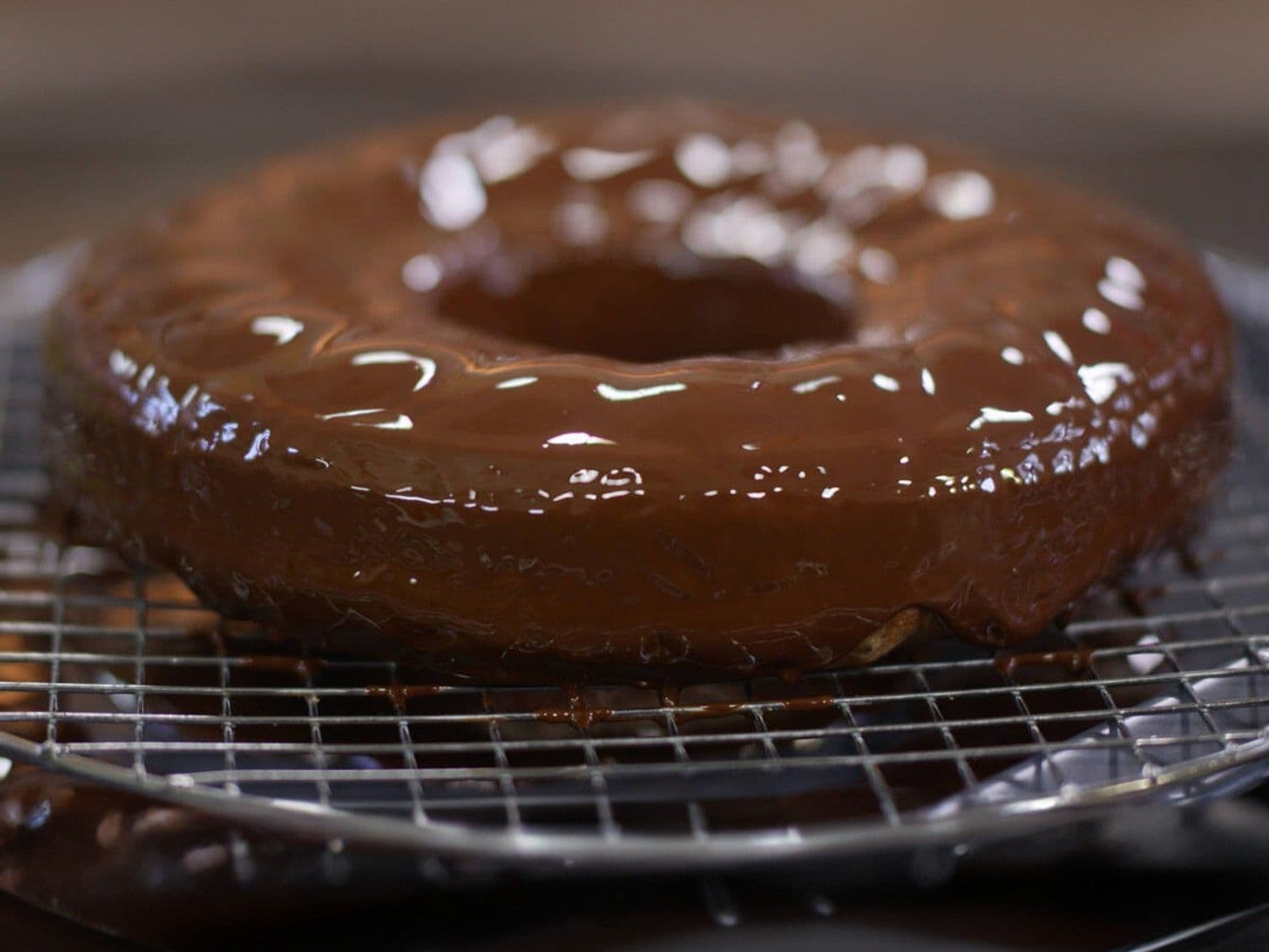 Tulbandcake met chocolade, noten en sinaasappel
