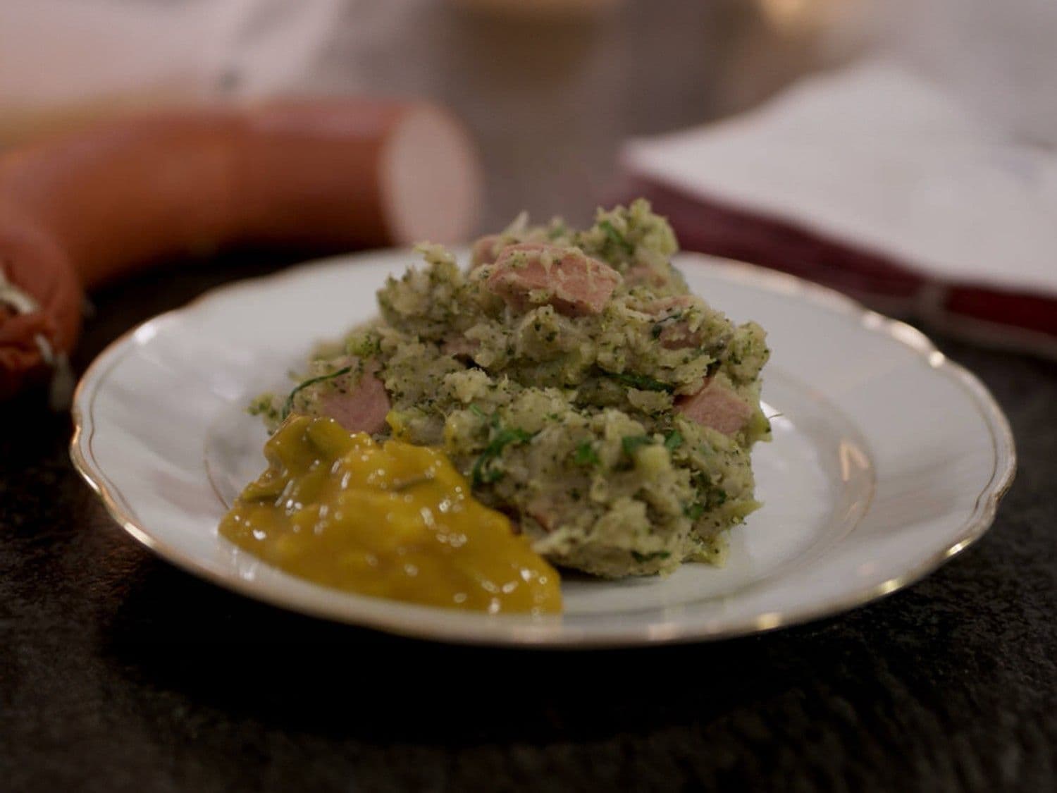 Metworst met broccolistoemp