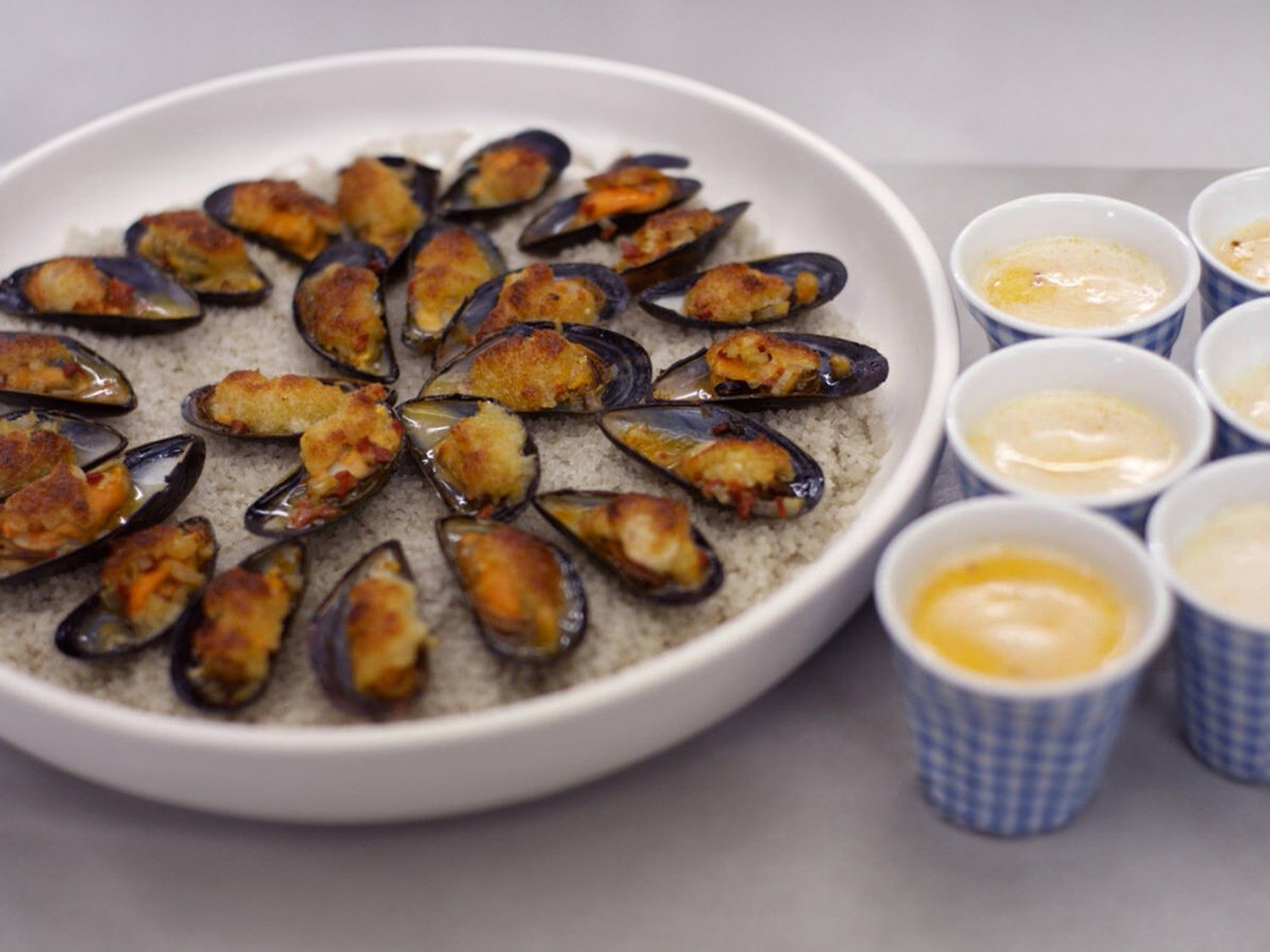 Gegratineerde mosselen met chorizo