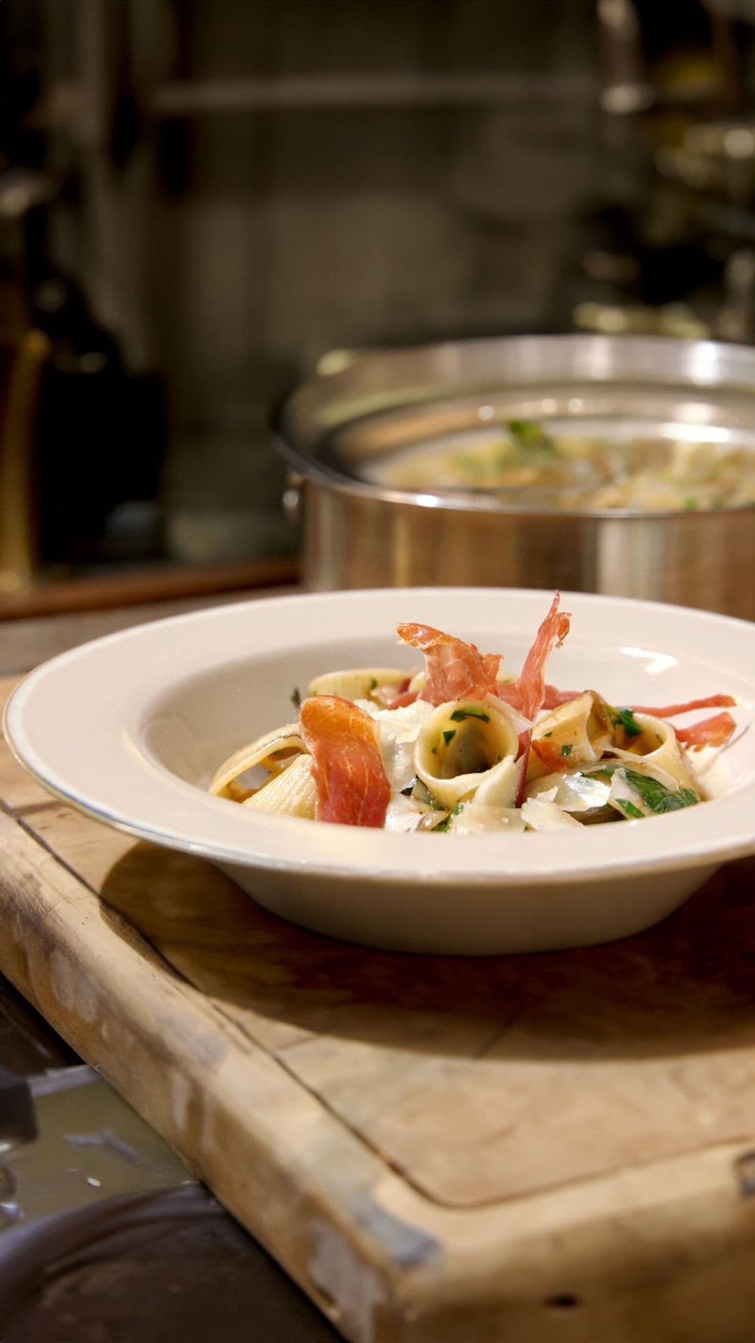 Pasta met witloof en gedroogde ham