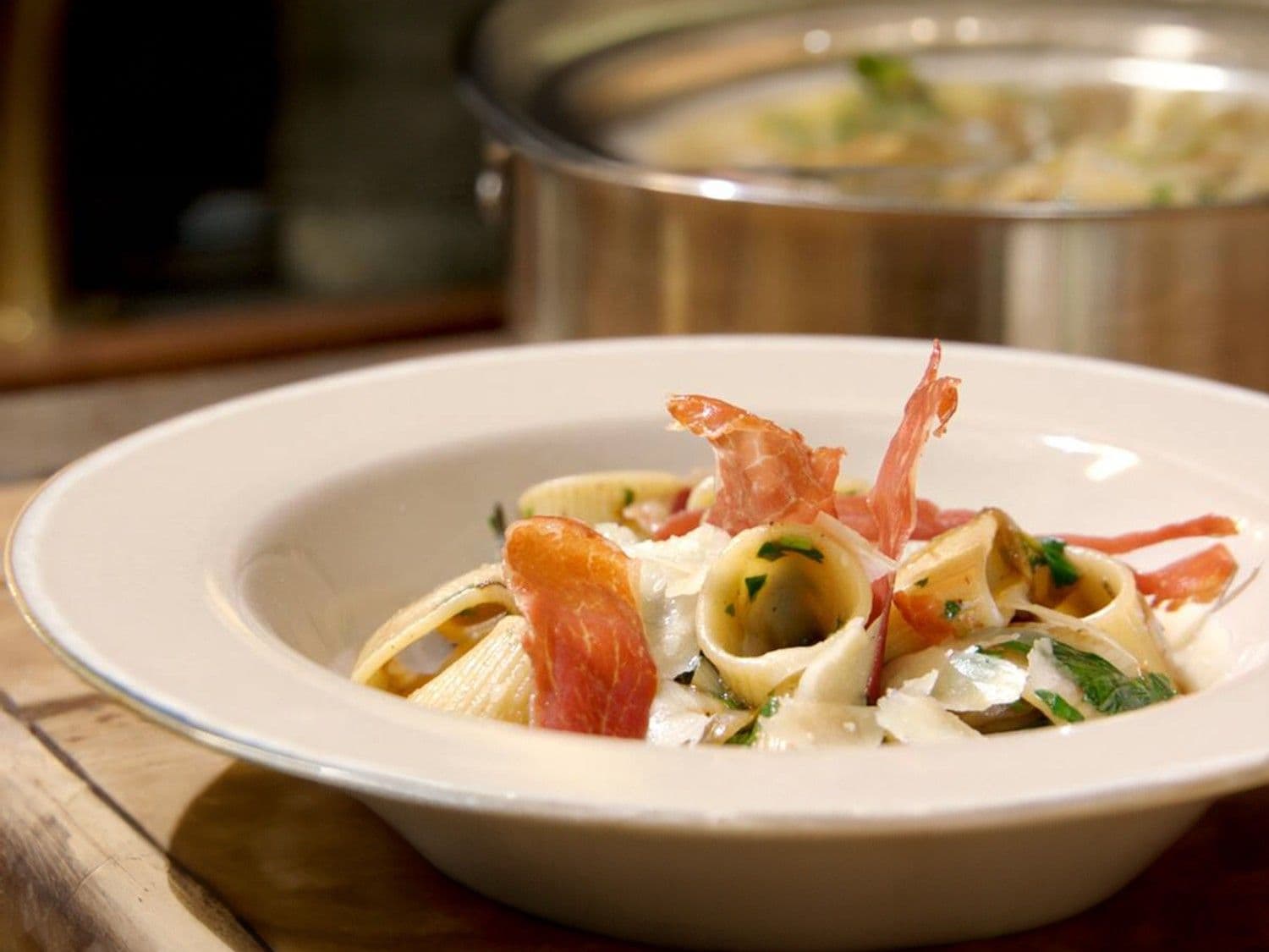 Pasta met witloof en gedroogde ham