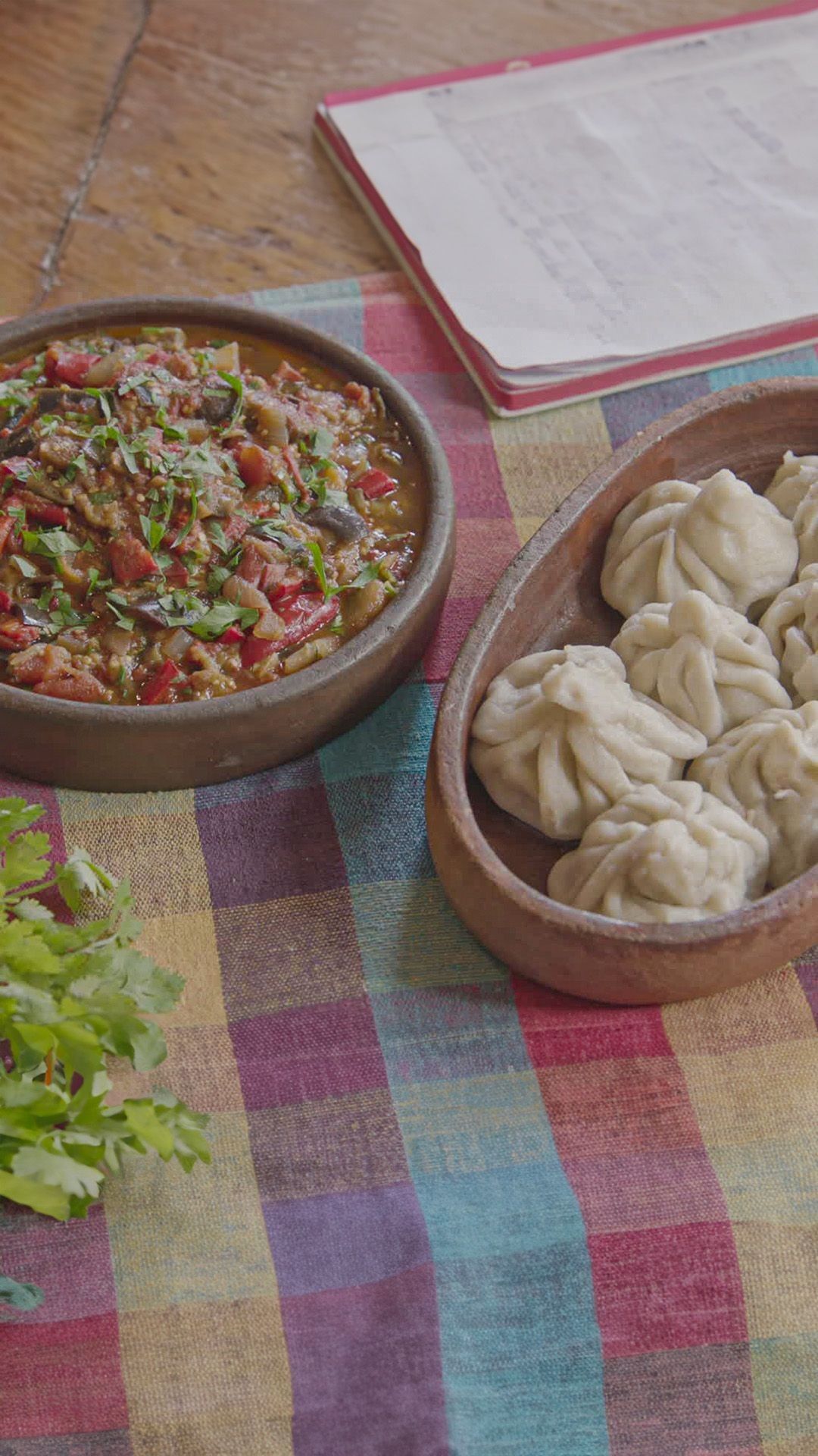 Groentestoofpot en hartige dumplings met rundergehakt