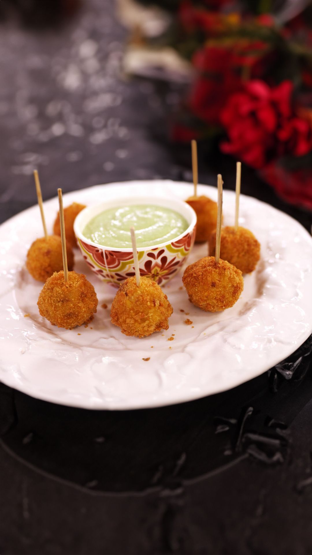 Rijstkroketjes met chorizo en kruidenmayonaise