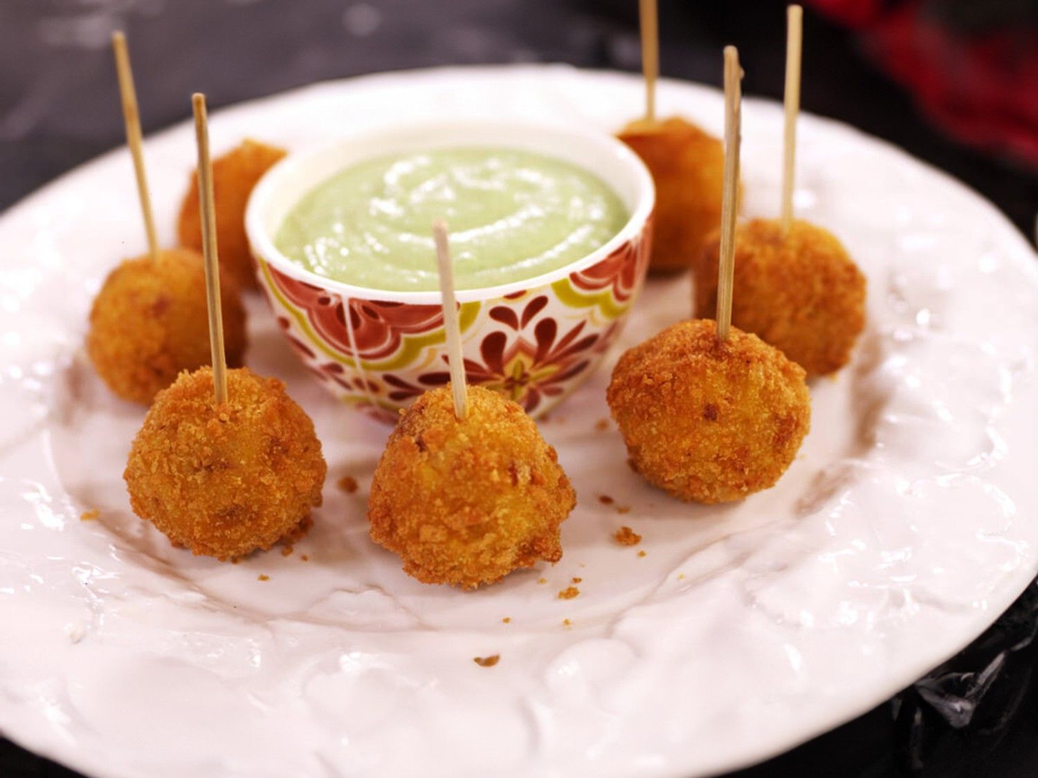 Rijstkroketjes met chorizo en kruidenmayonaise