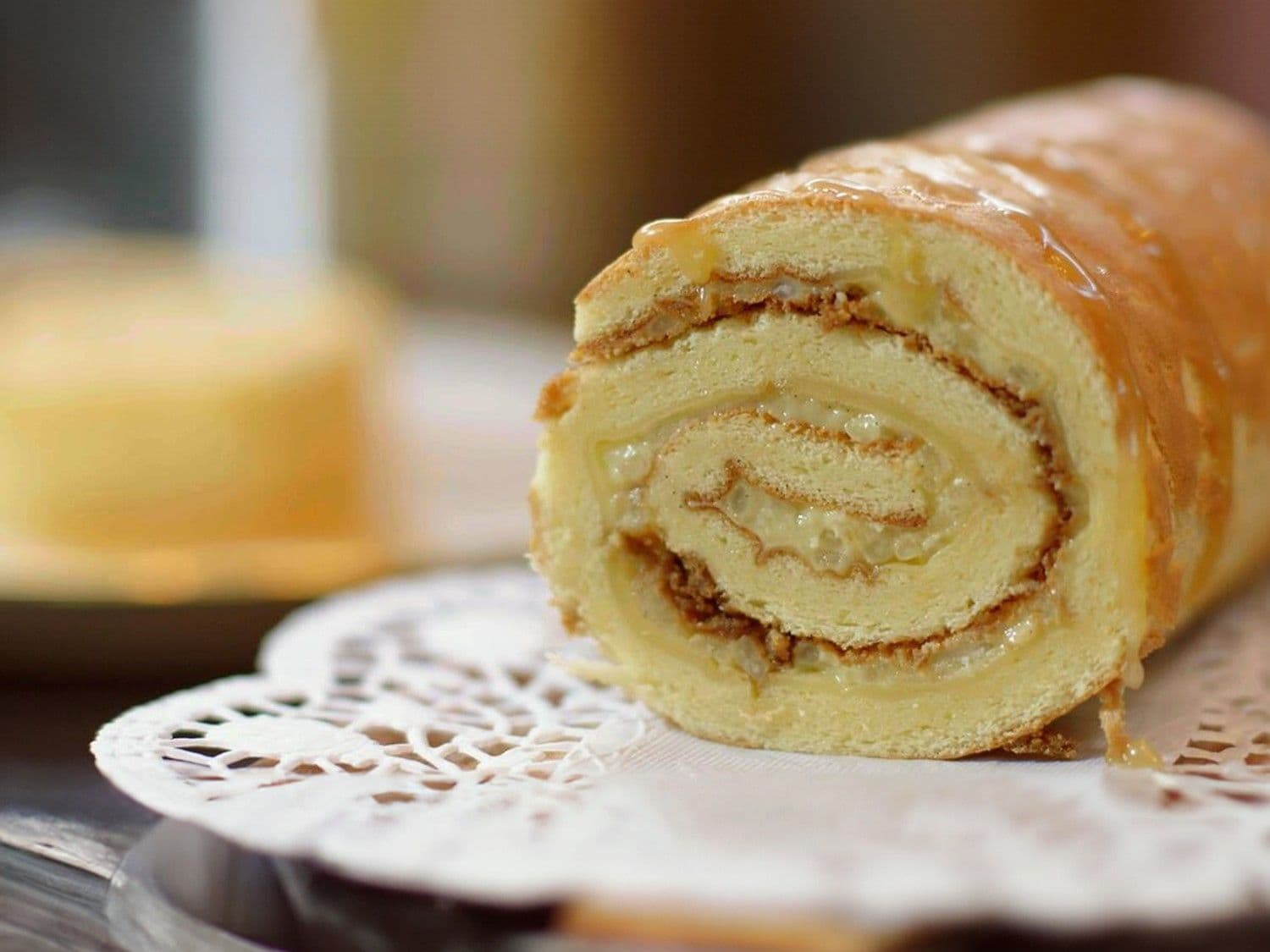 Swiss roll met rijstpap, speculaas en karamelsaus