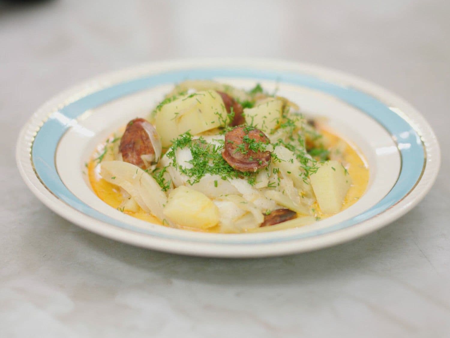 Kabeljauw met een zooi van venkel en chorizo