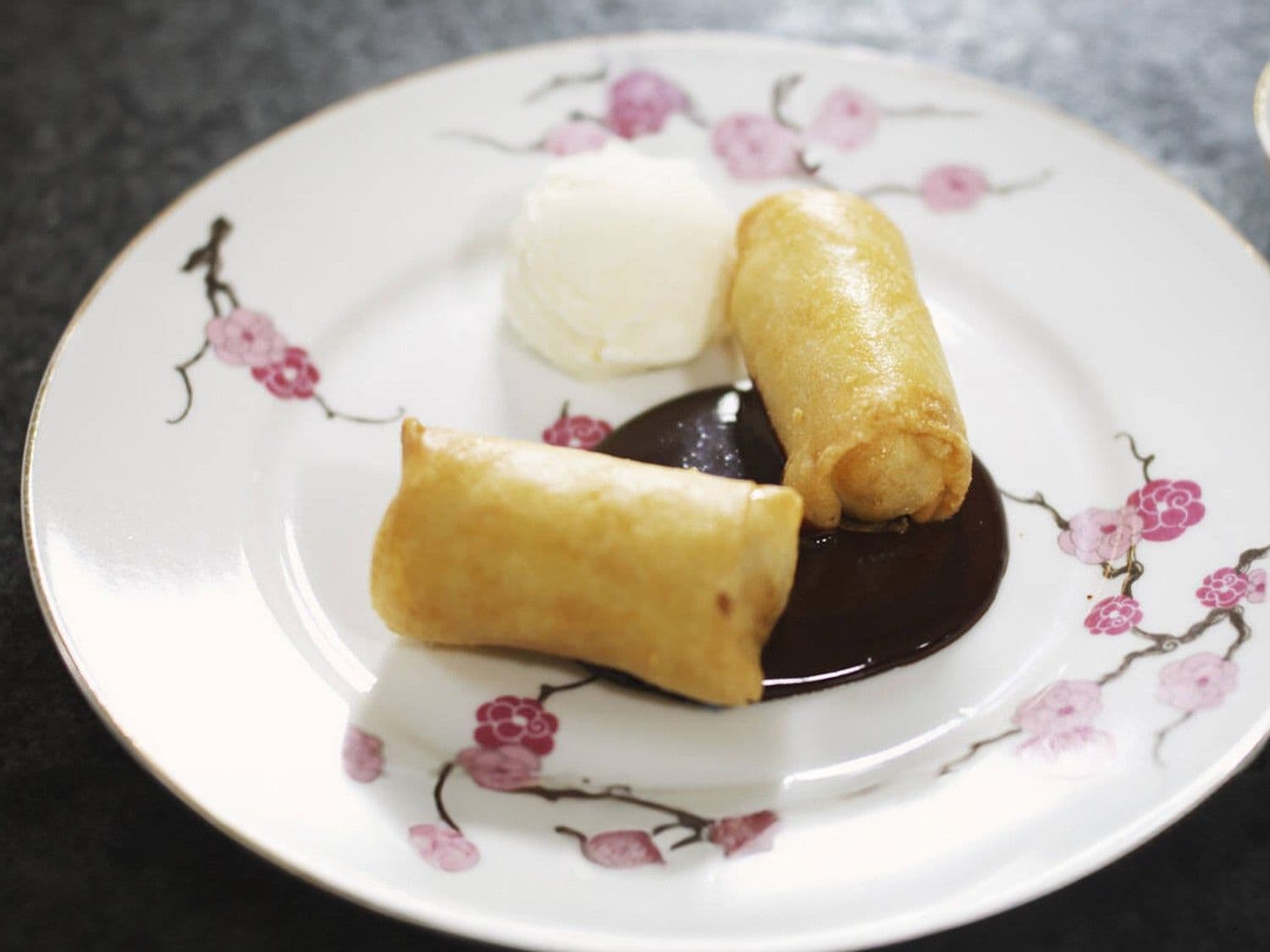 Loempia van banaan en chocolade