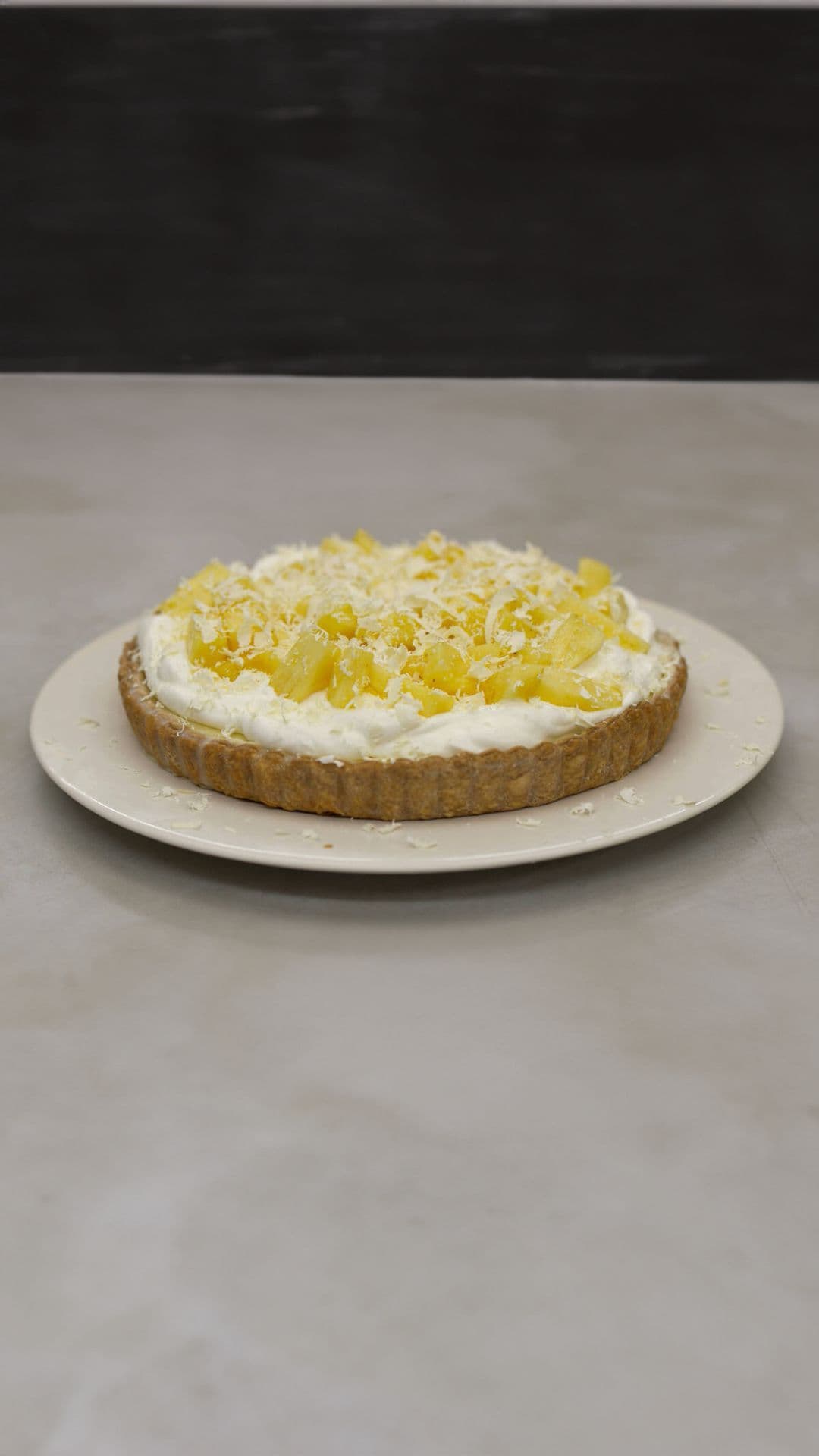 Ananastaart met ganache van witte chocolade