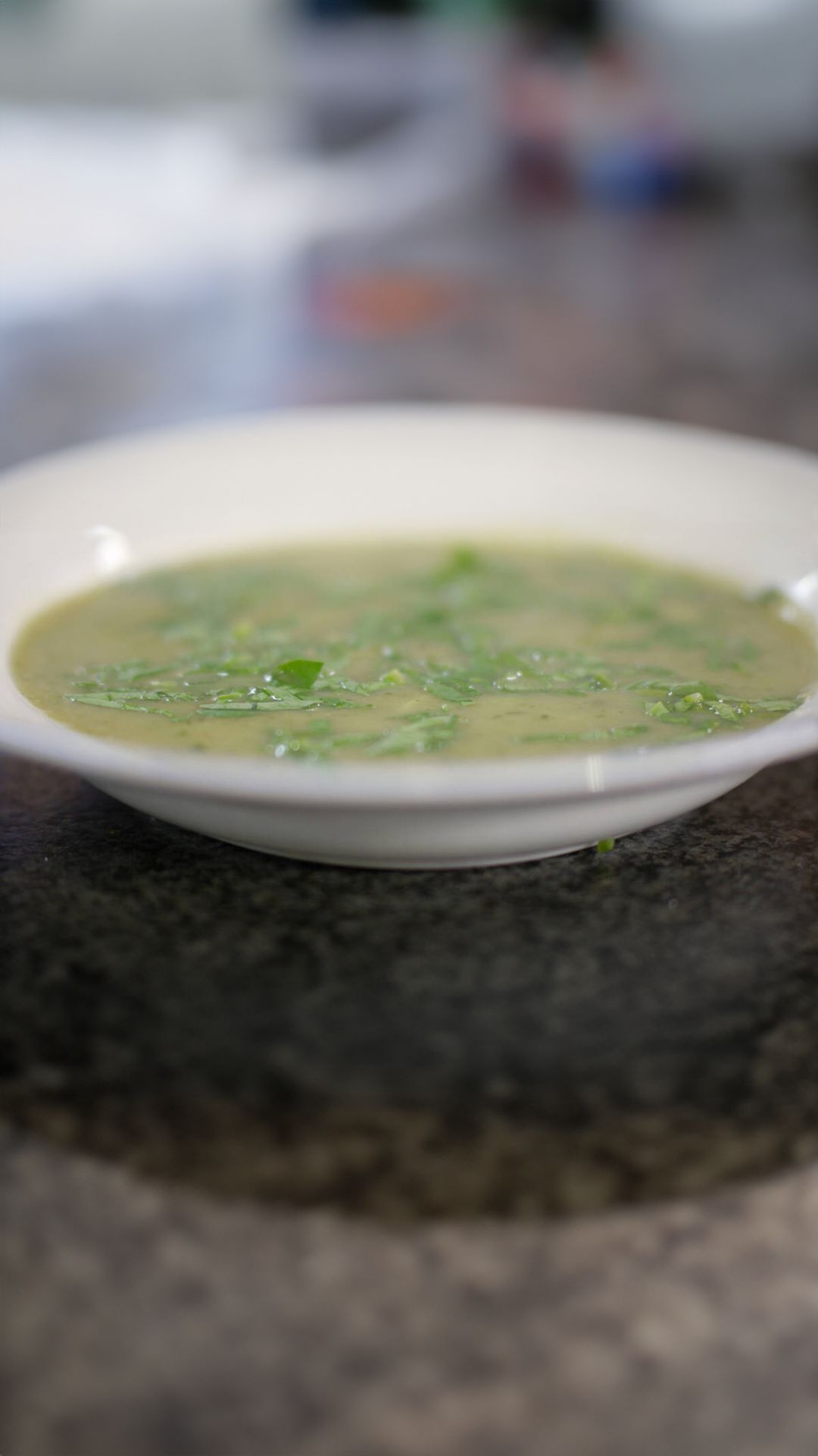 Courgette-waterkerssoep met blauwe kaas