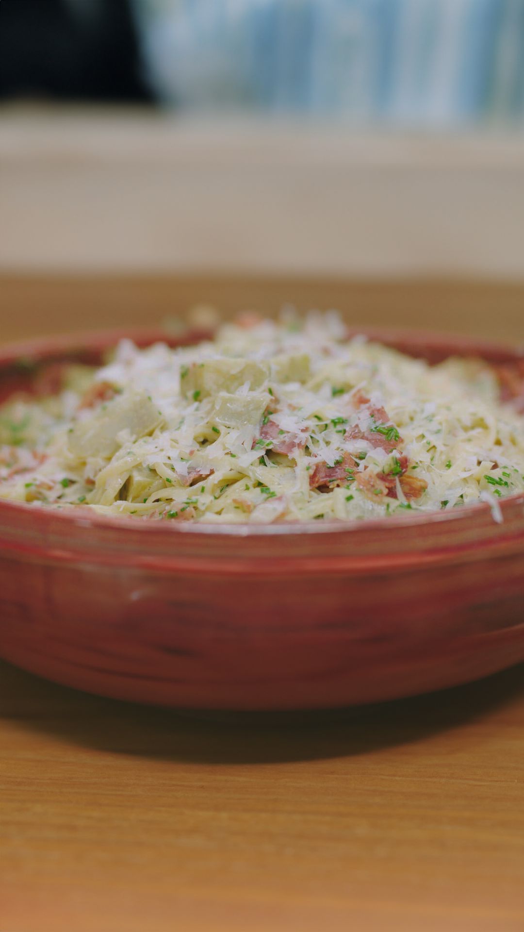 Linguine met artisjok, pancetta en parmezaanse kaas