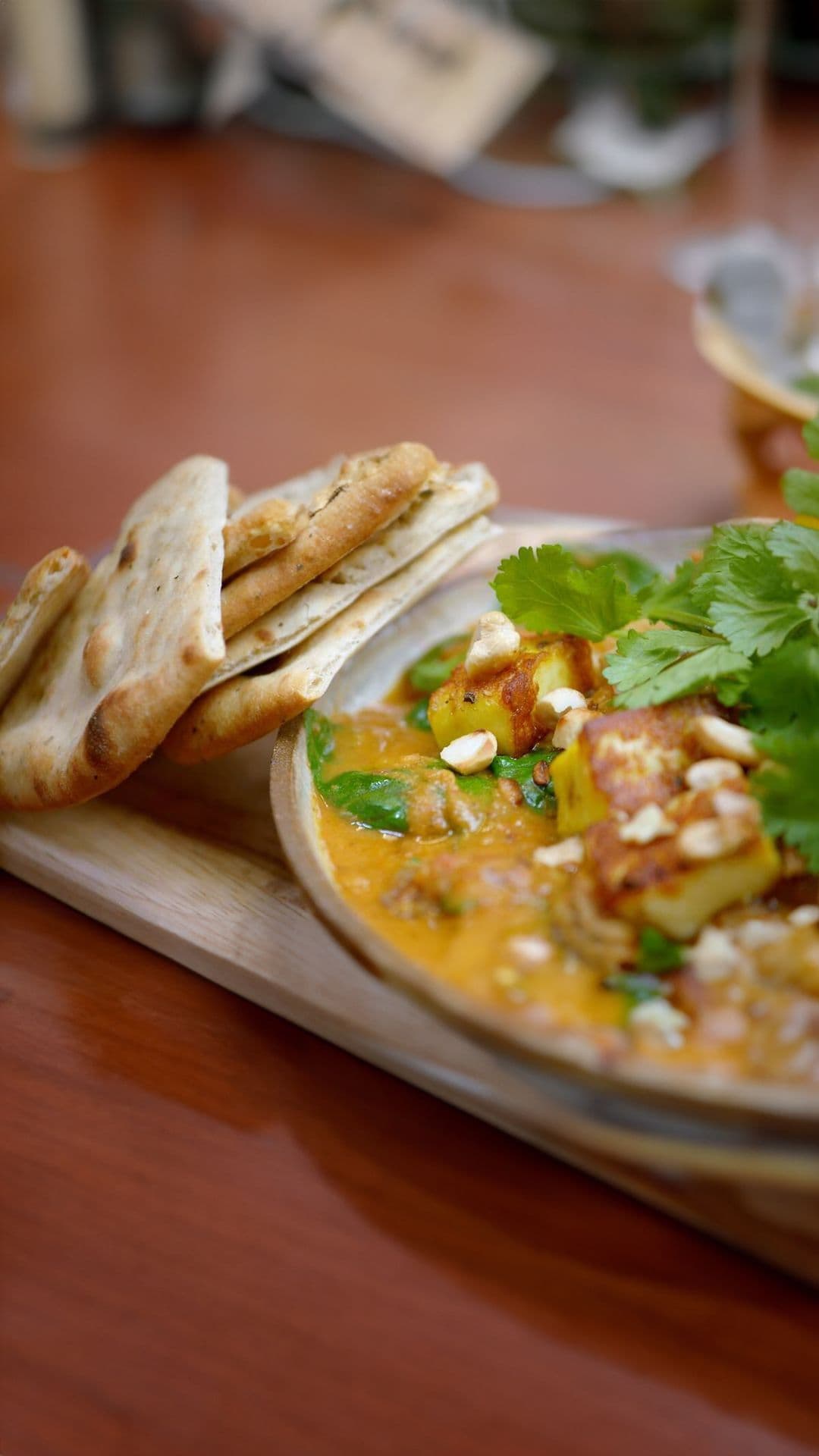 Dahl met zoete aardappel, rode linzen en Berloumi