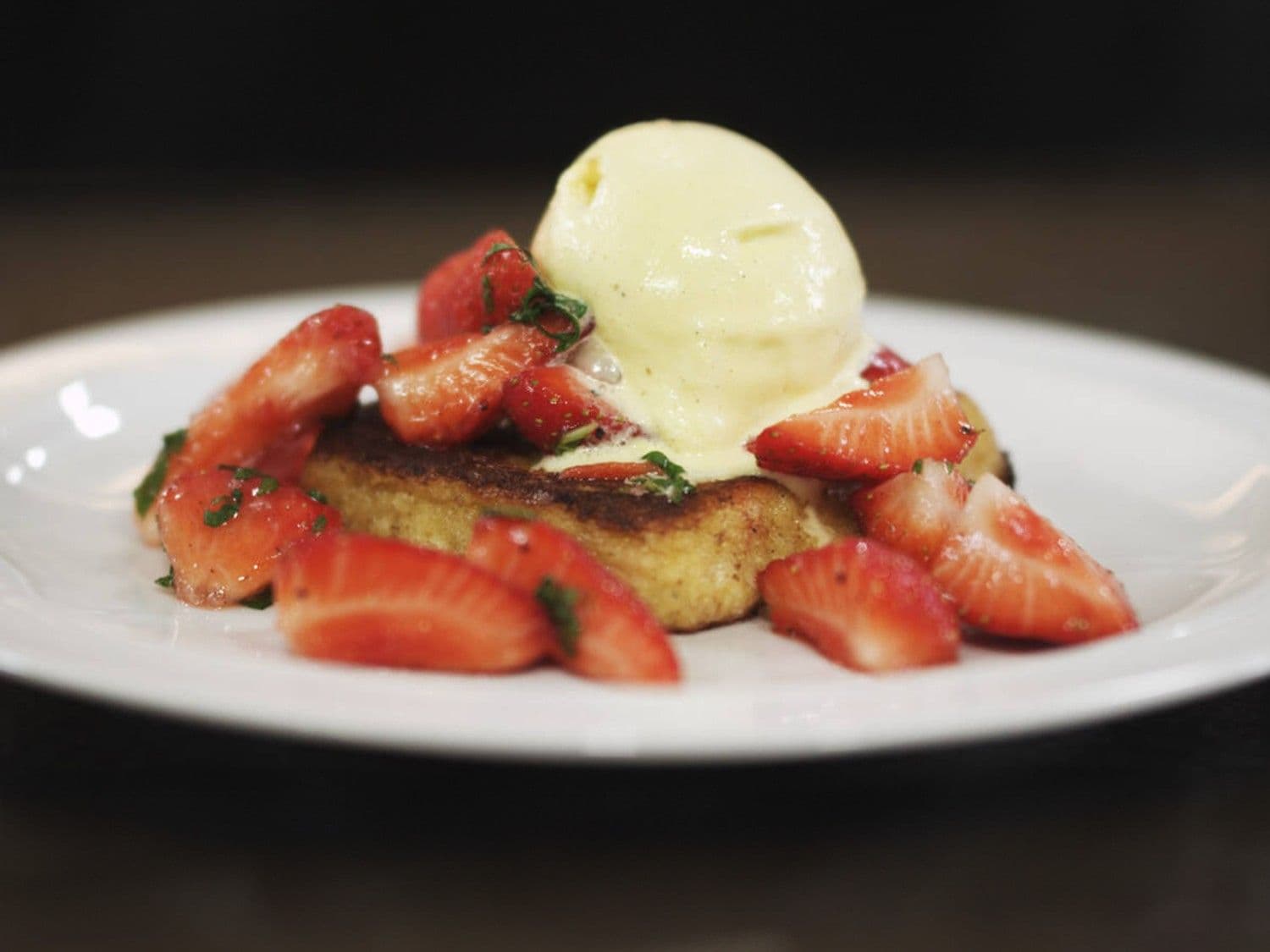 Verloren brood met aardbeien