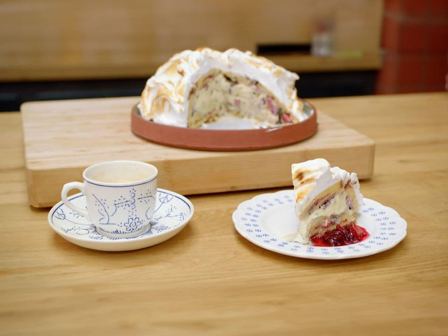 Baked Alaska met pistache en kersen