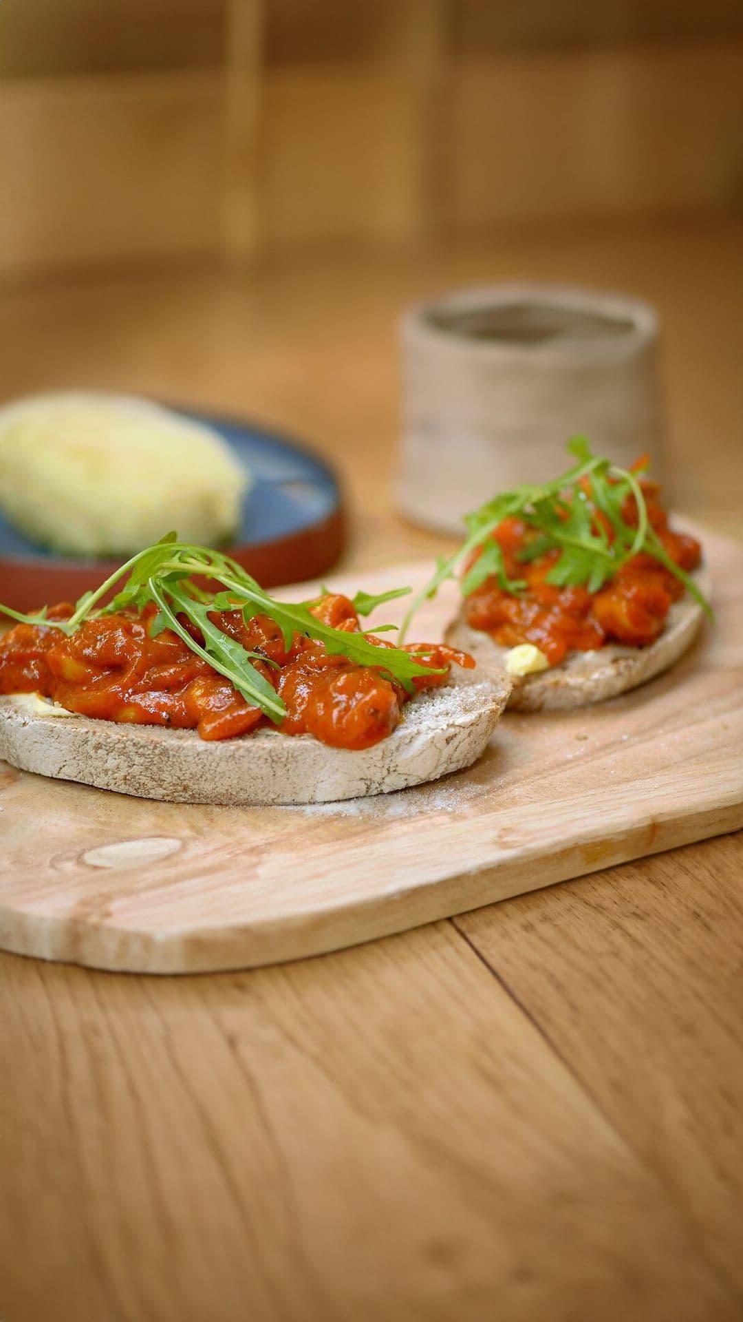 Zuurdesemtoast met champignons à la grecque en verse boter