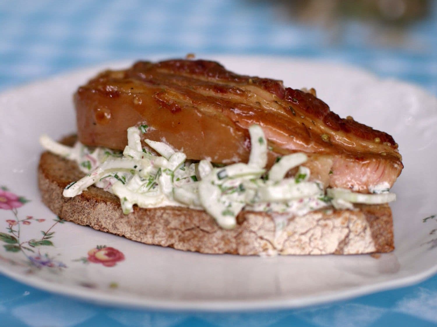 Grilltoast met geroosterd spek
