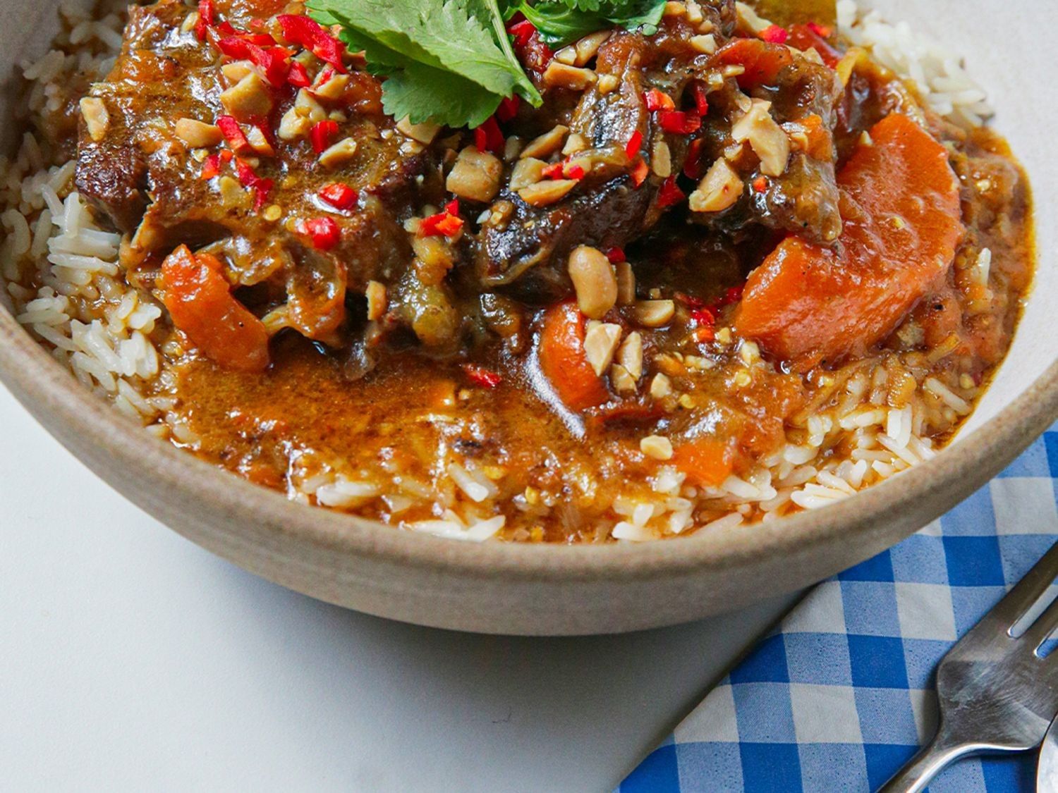 Massaman curry met zoete aardappel en short ribs