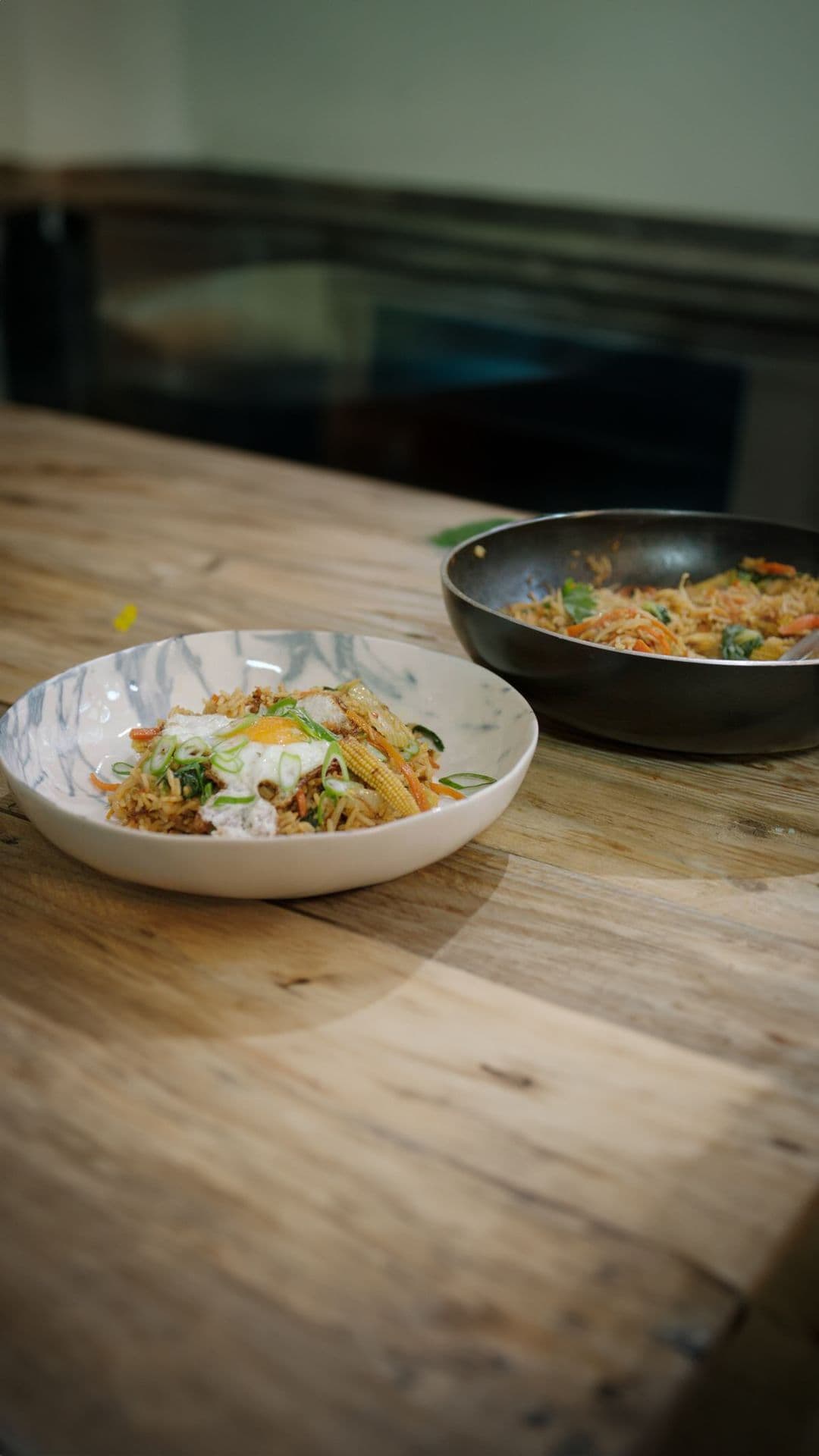 Vegetarische nasi goreng met spiegelei
