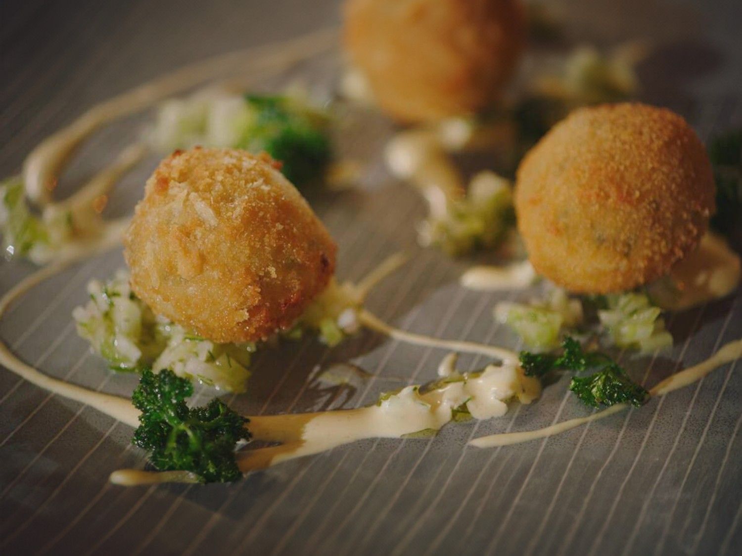 Mosselkroketjes met salsa en klassieke mosselsaus