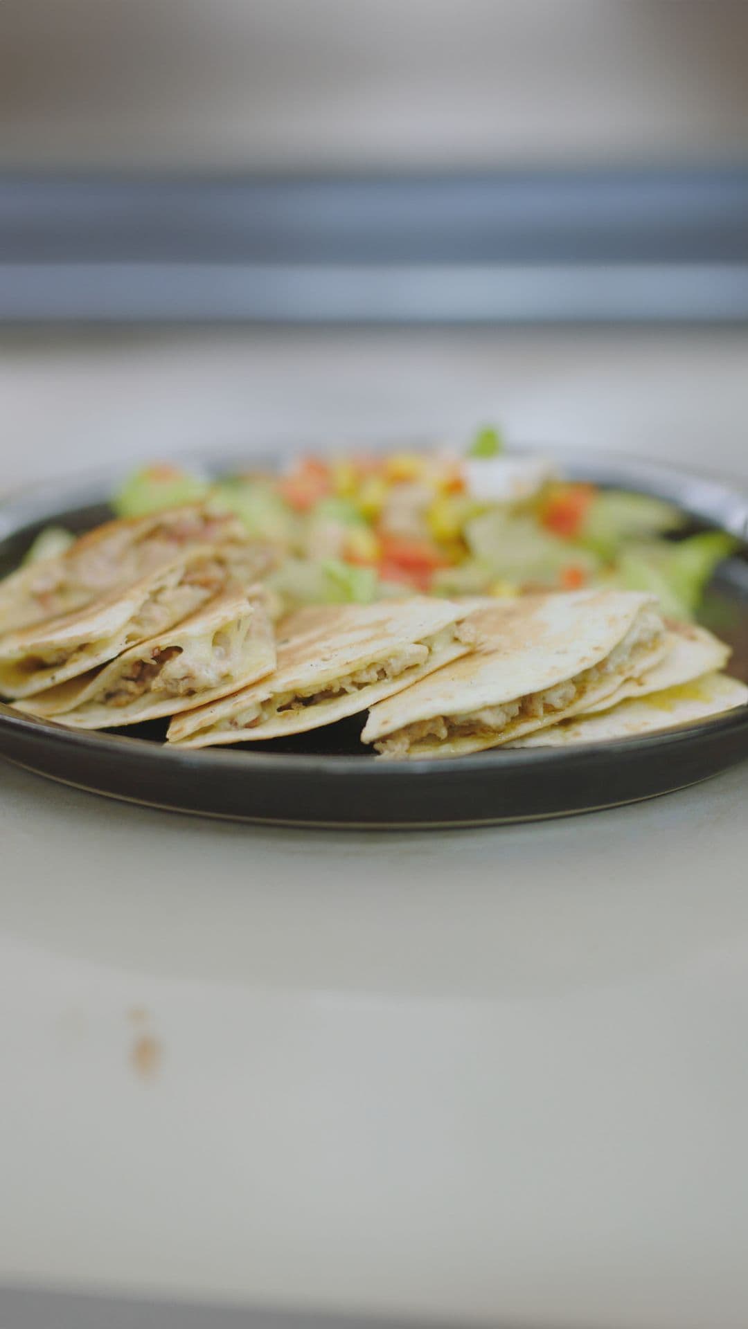Quesadilla’s met gevogeltegehakt, spek en ui