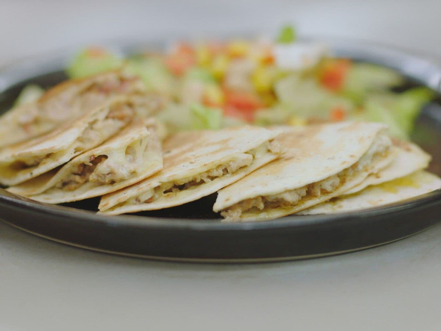 Quesadilla’s met gevogeltegehakt, spek en ui