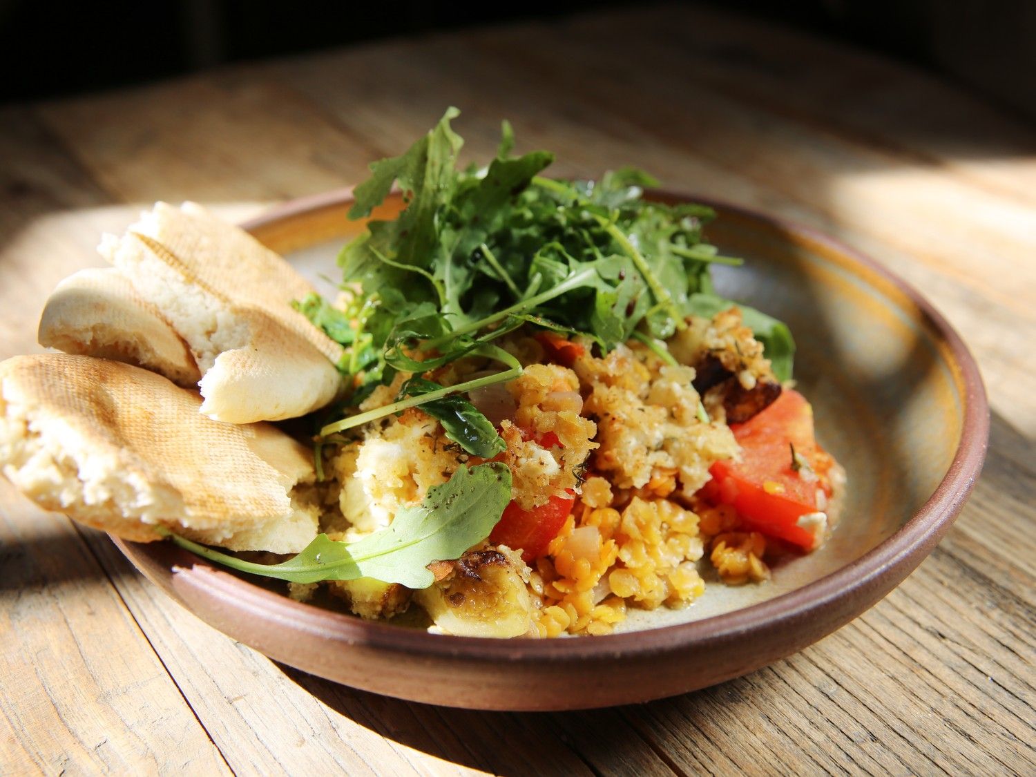 Ovenschotel met aubergine, linzen, tomaat en feta