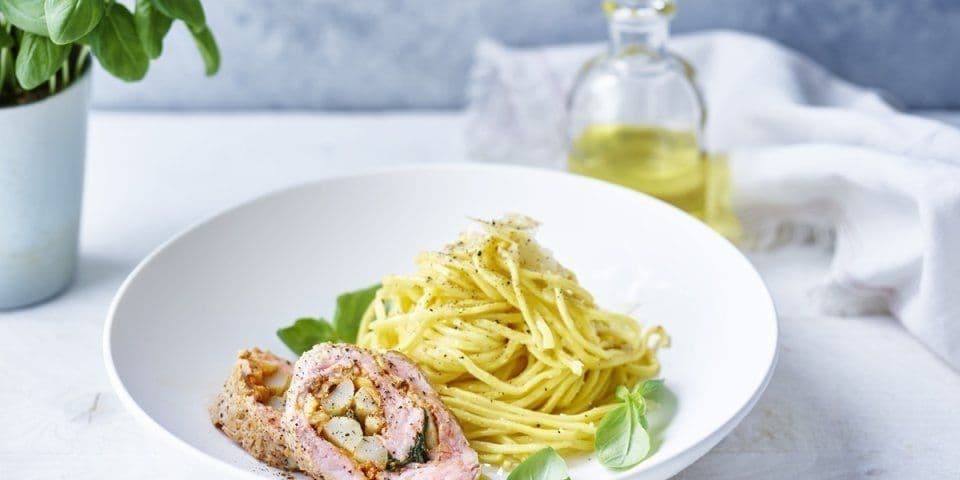 Gevuld kalfsgebraad met mozzarella en tomatentapenade