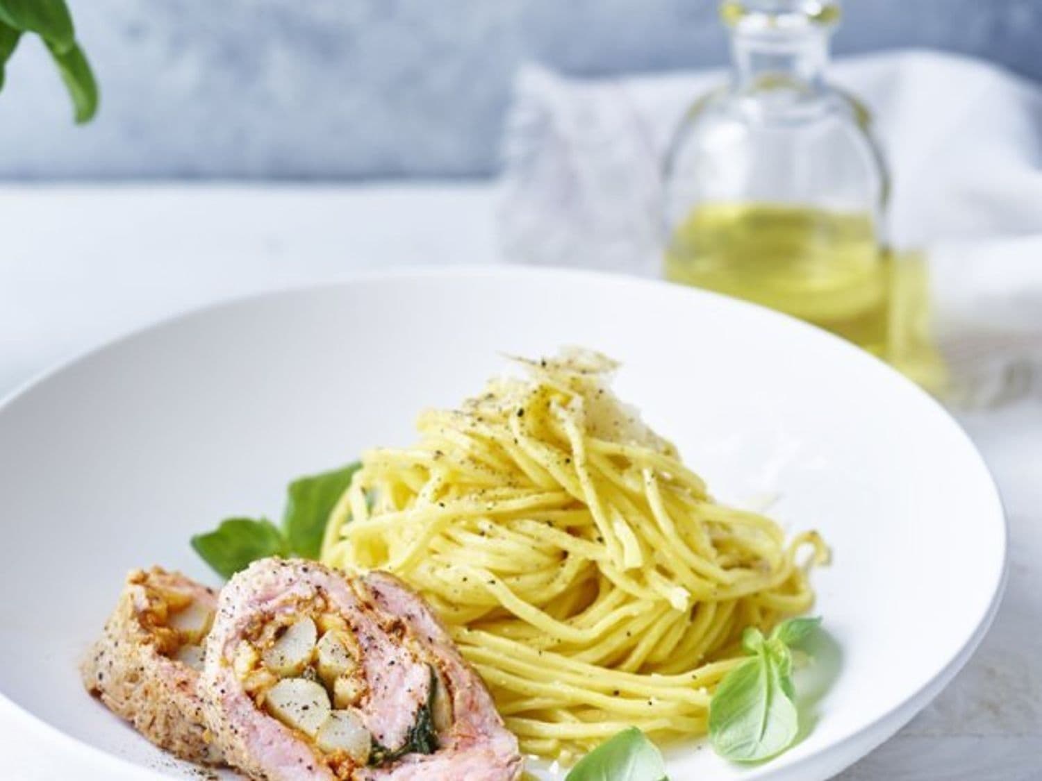 Gevuld kalfsgebraad met mozzarella en tomatentapenade