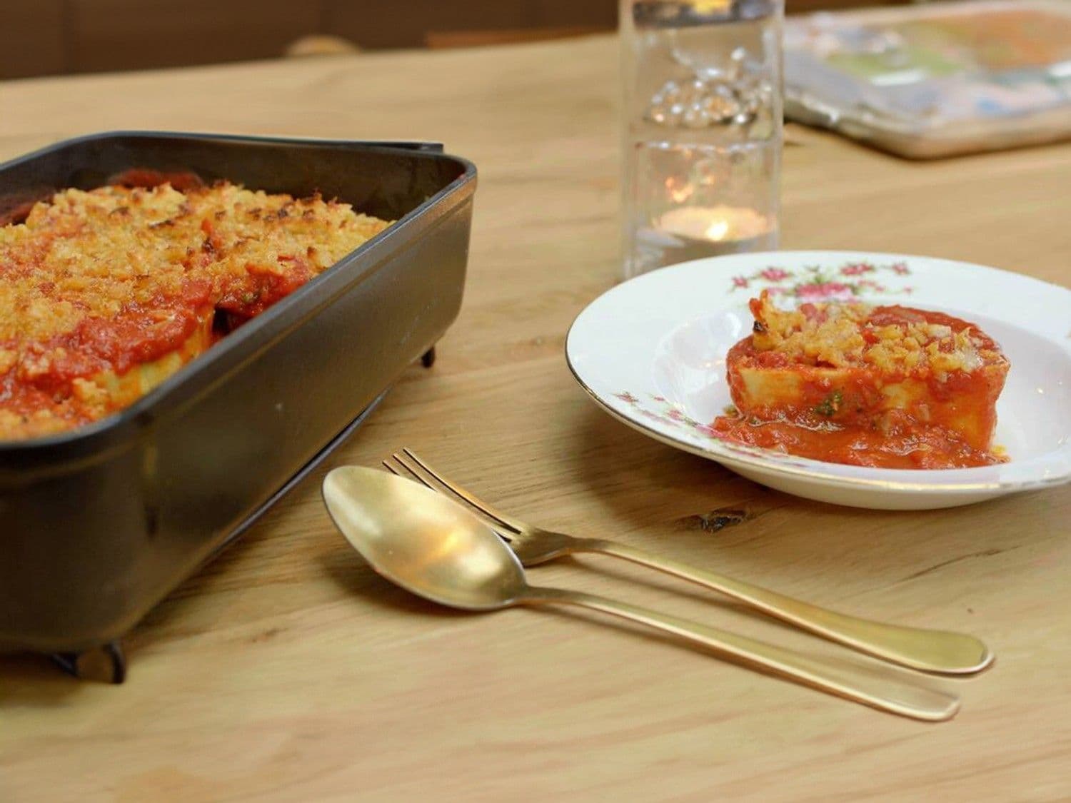 Rotolo met tomatensaus