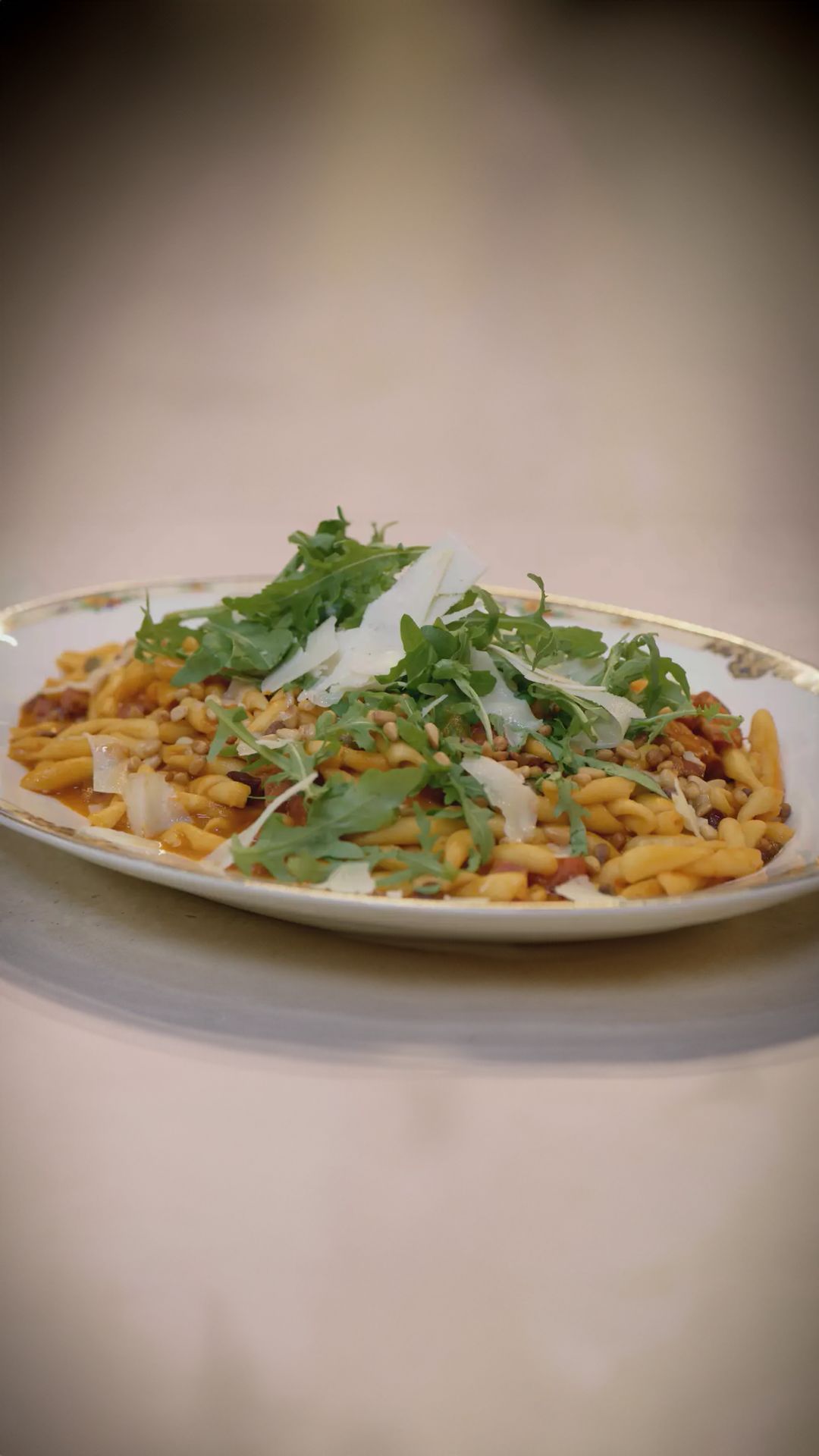 Strozzapreti al sugo met pancetta