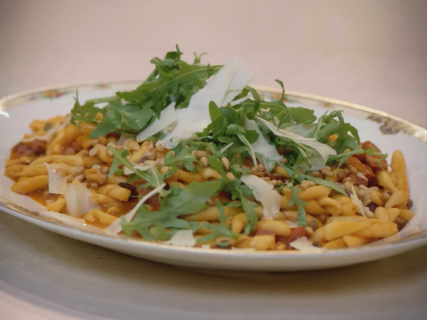 Strozzapreti al sugo met pancetta