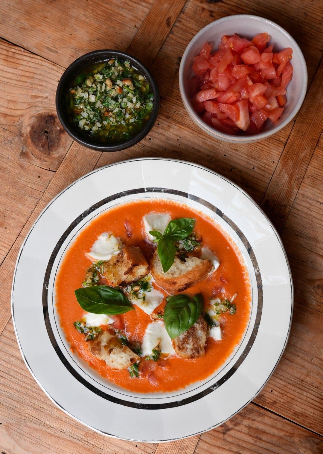 Gazpacho Caprese van Coeur de Boeuf tomaten