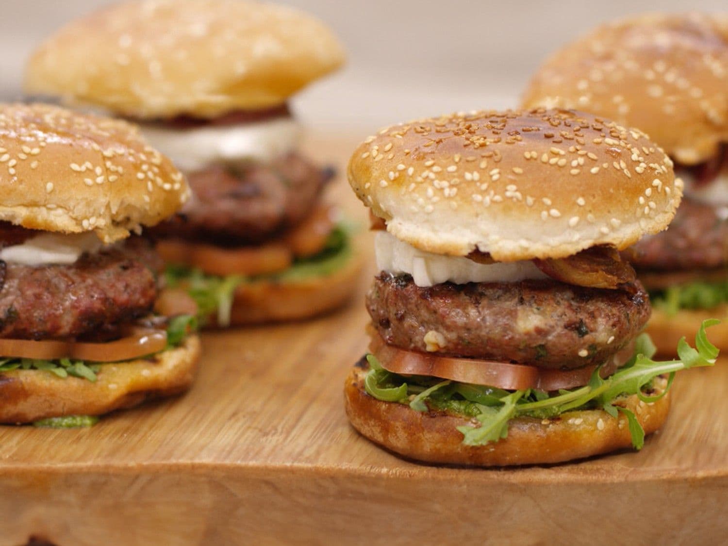Hamburgers Caprese
