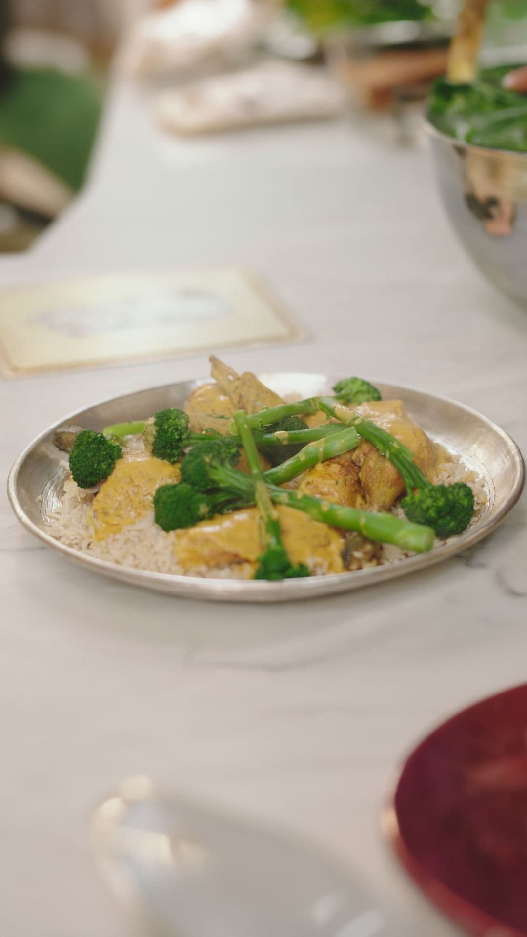 Kip met curry, rijst en bimi
