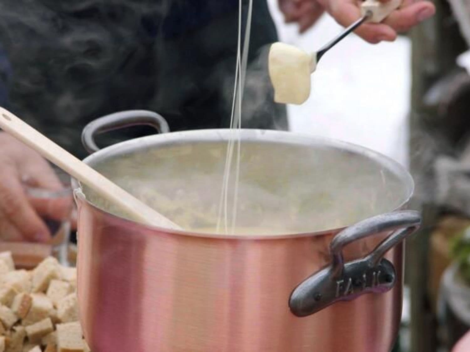 Kaasfondue met garnituren