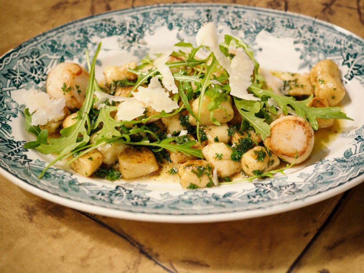 Sint-jakobsnootjes met gnocchi meunière