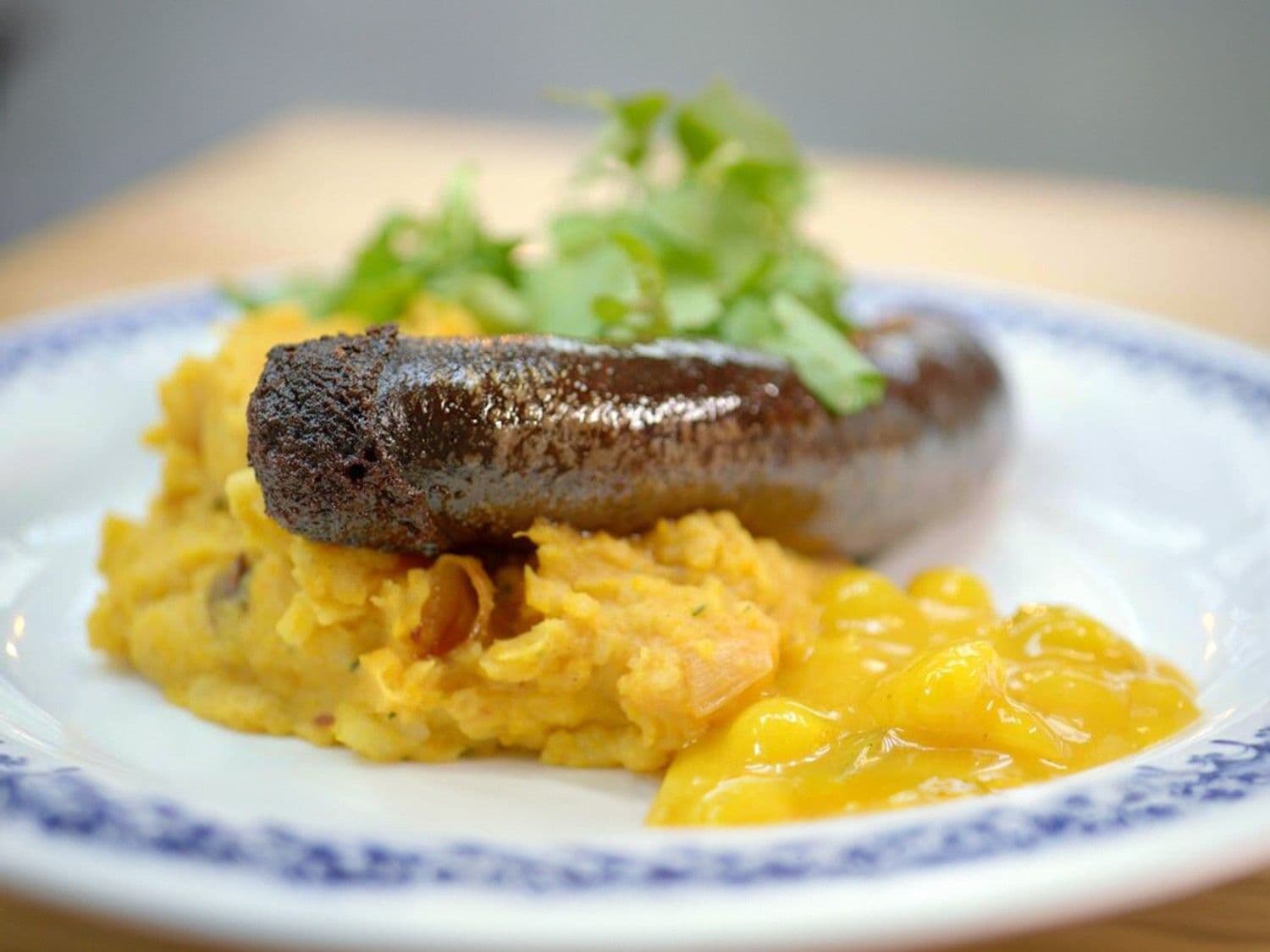 Geplette aardappel met pompoen en zwarte pens