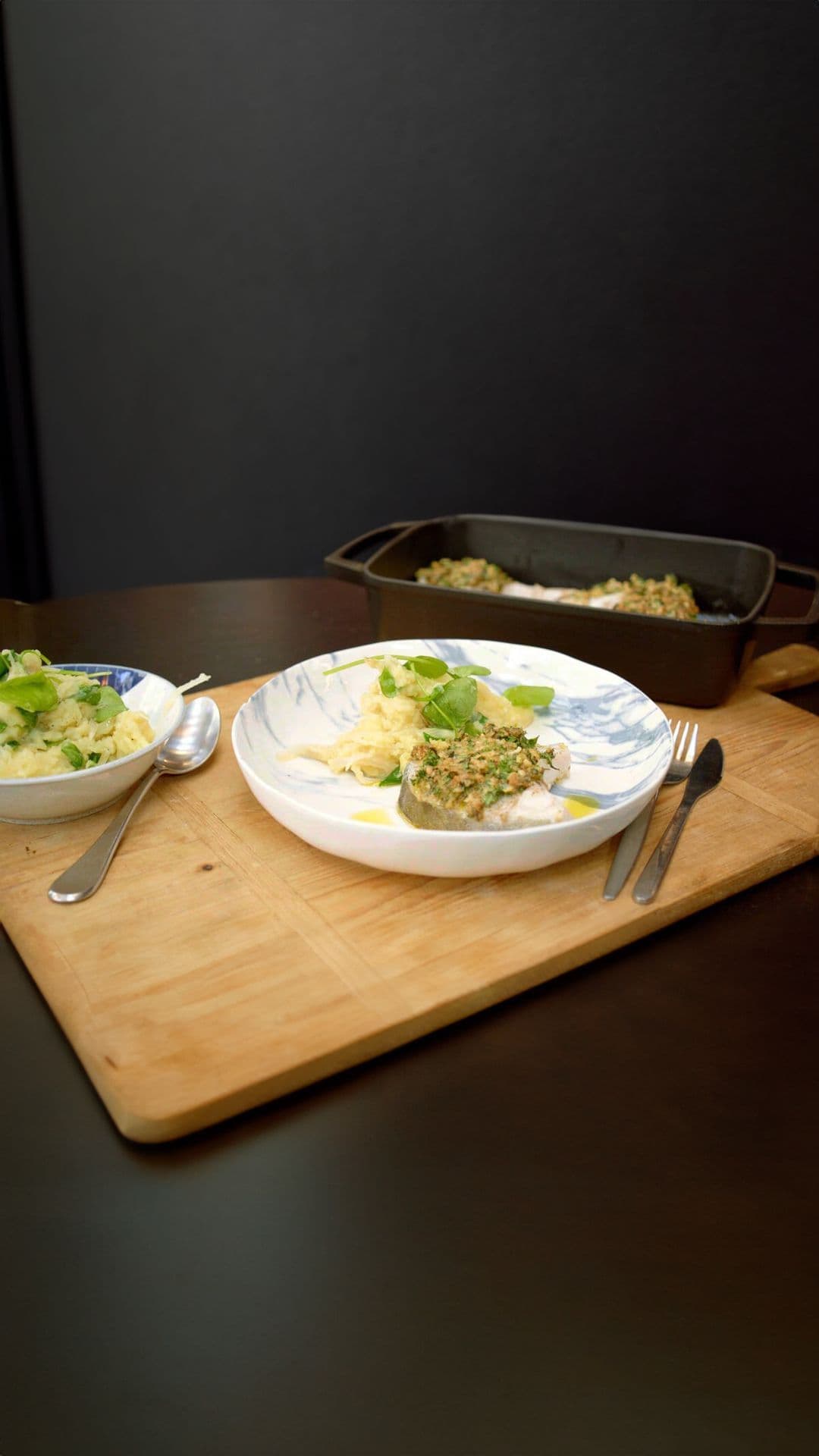 Vlaswijting met kruidenkorst, geplette aardappel en postelein