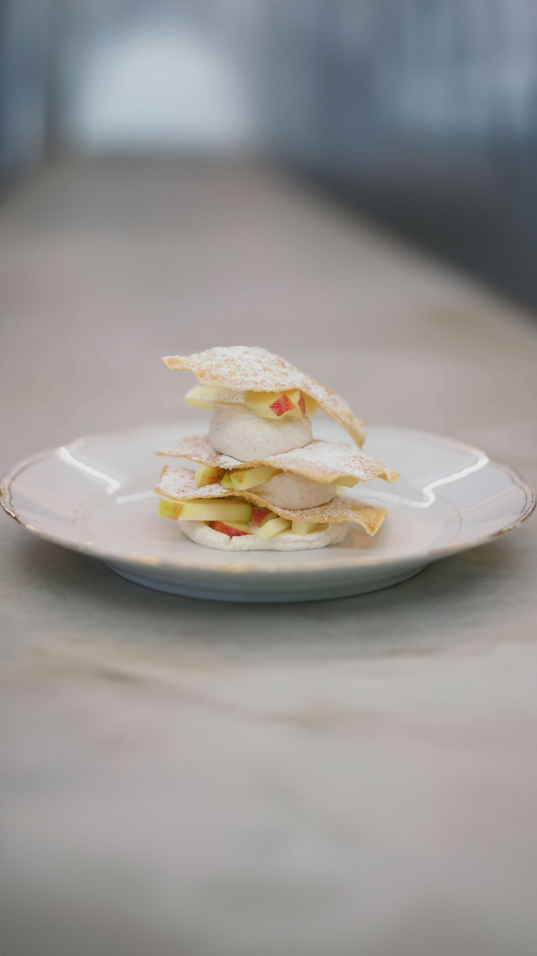 Wonton-millefeuille met appel en zoete mascarpone