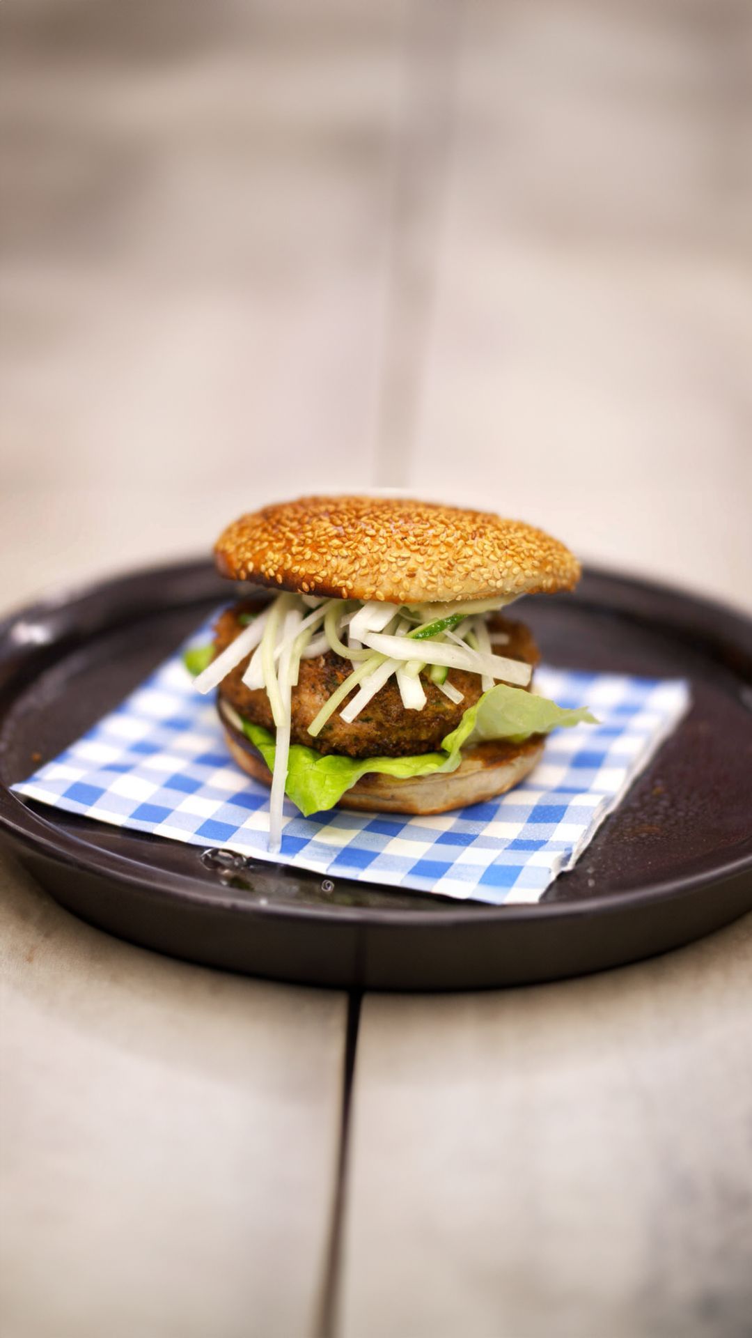 Chickenburger met gember en wasabimayonaise