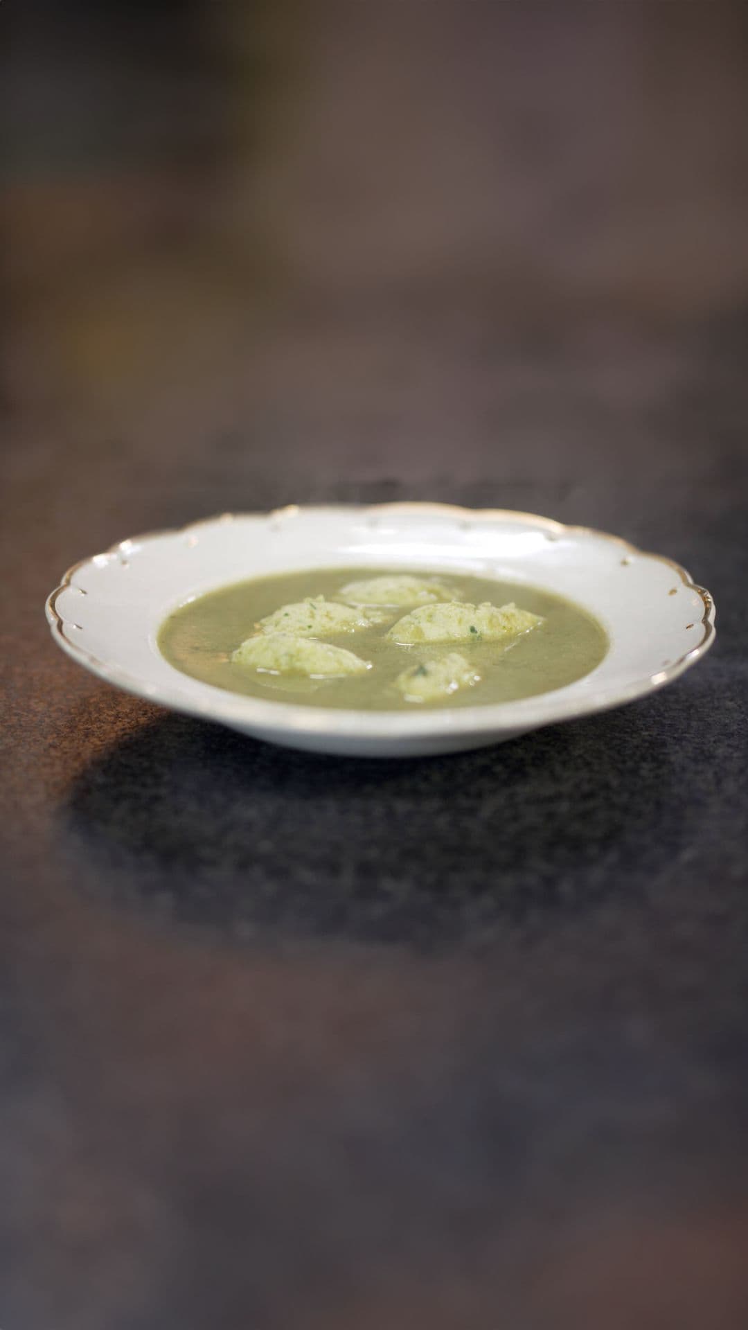 Aardappel-seldersoep met visballetjes