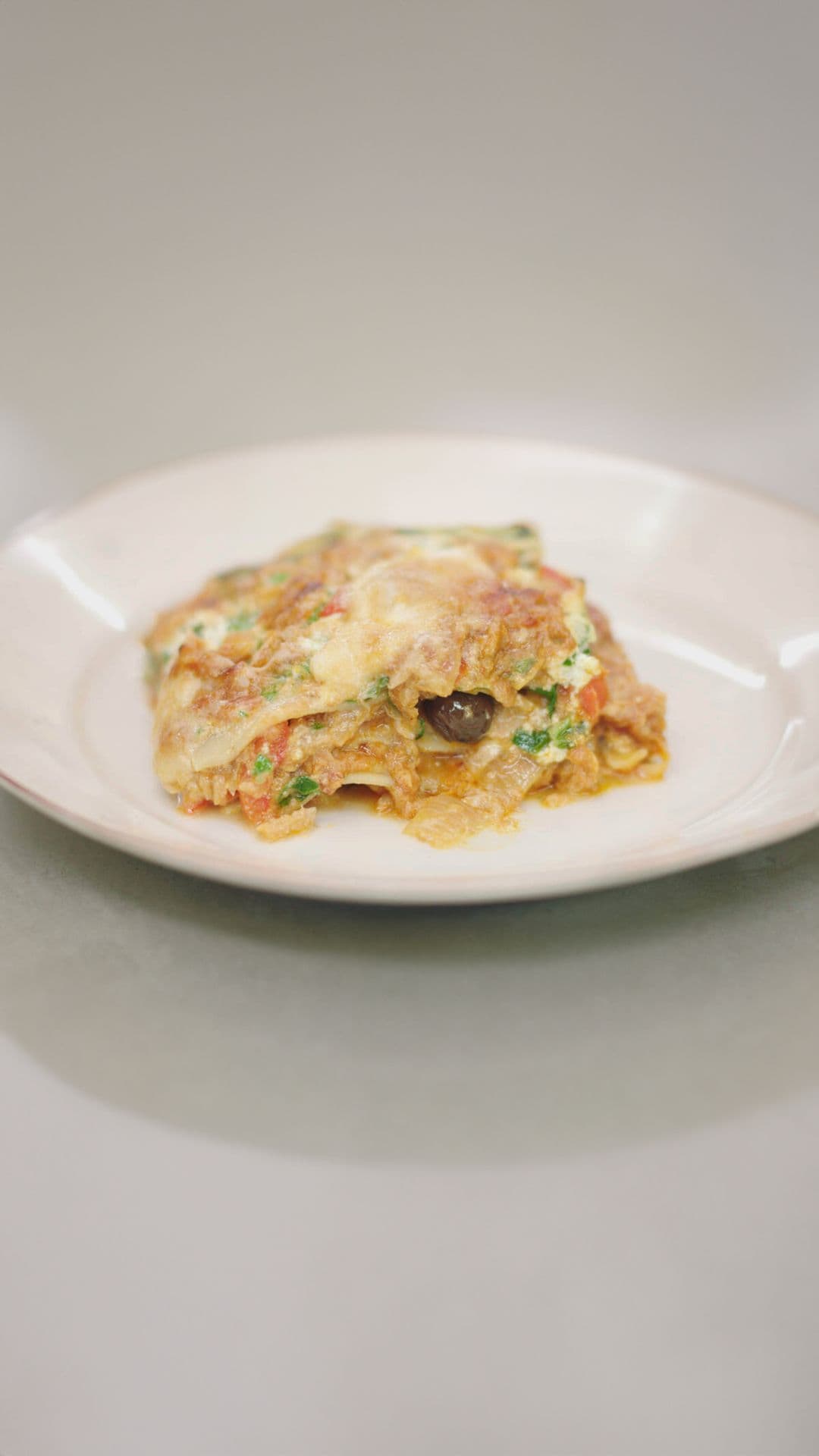 Lasagne met tonijn, paprika en olijven