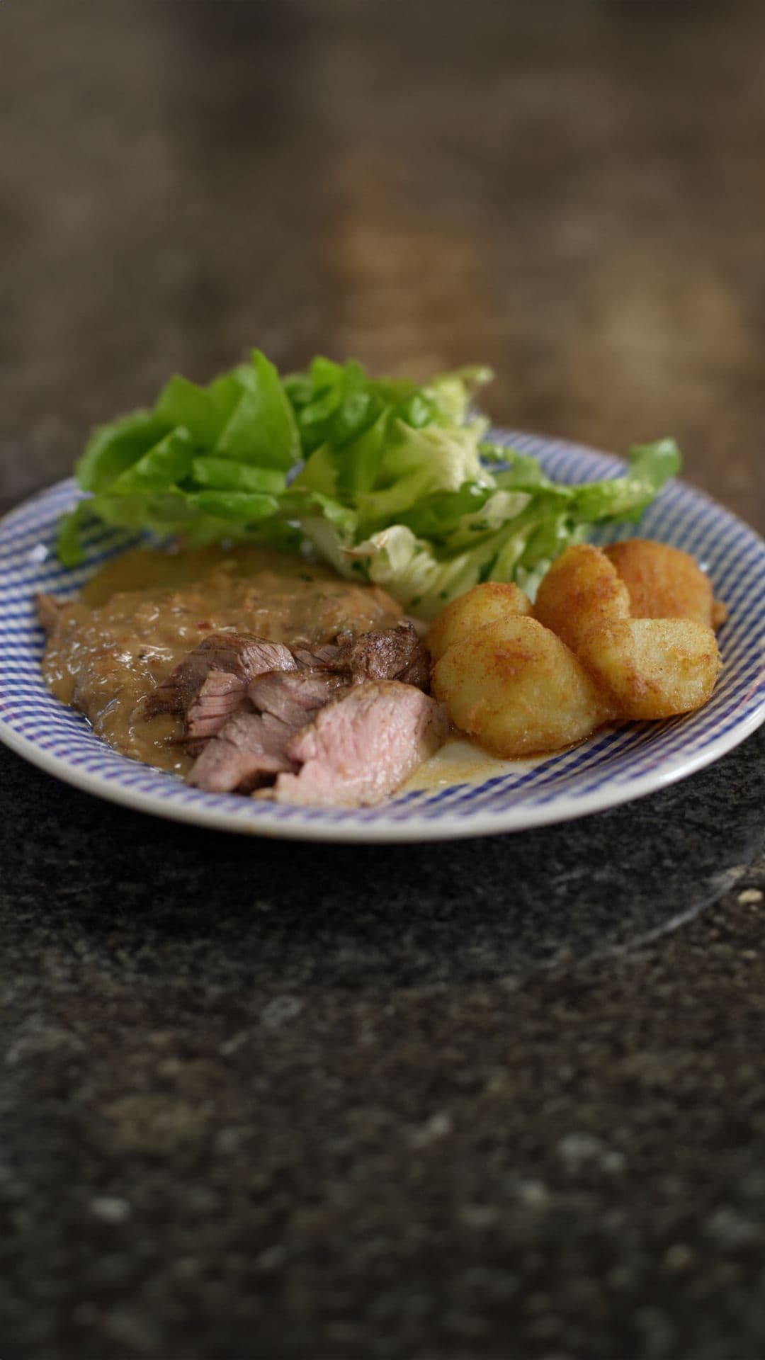 Kalfsonglet met saus van roodbruin bier