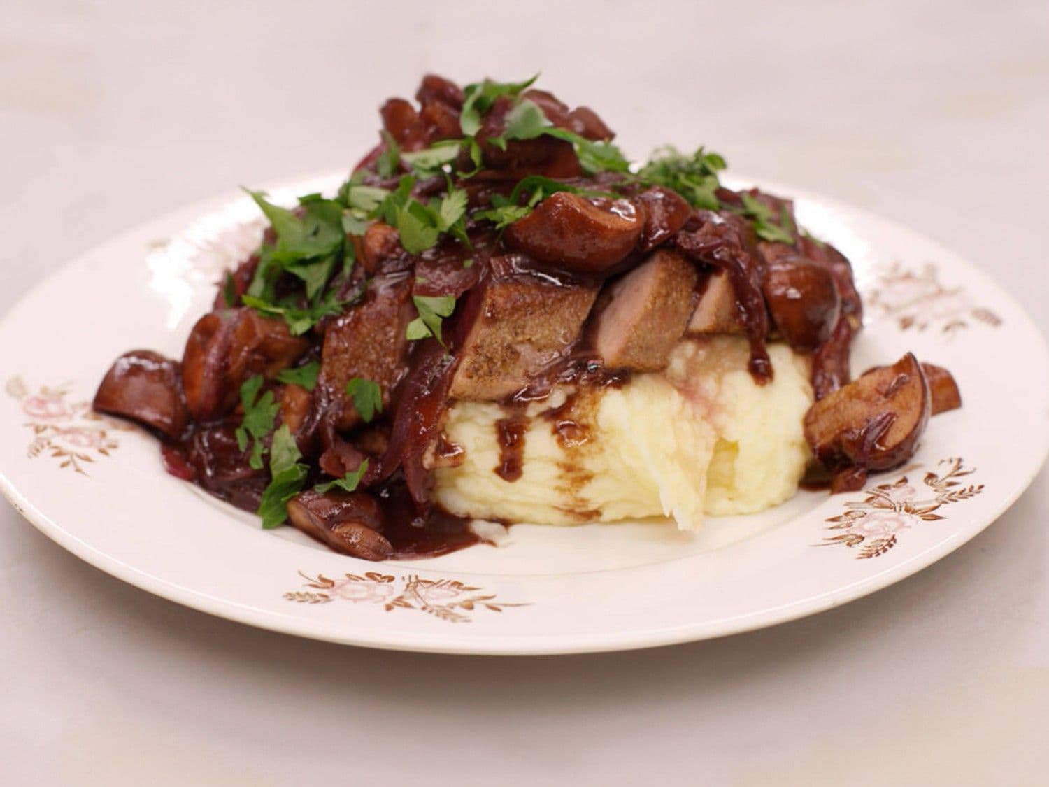 Kalfslever met balsamico-champignons en puree