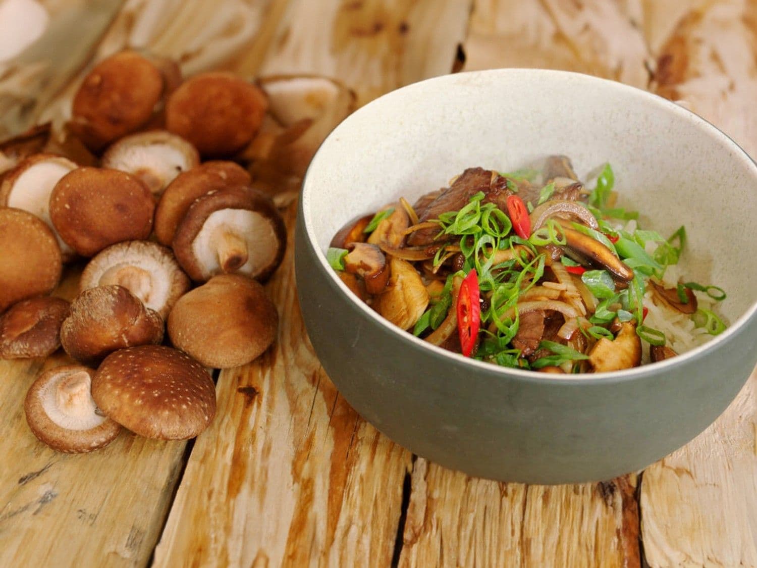 Rundvlees met gebakken champignons en rijst