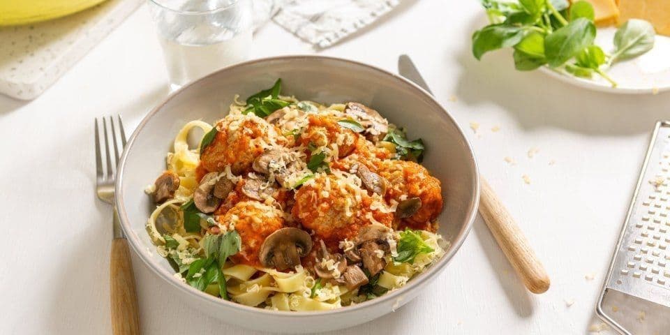 Balletjes in tomatensaus met pasta